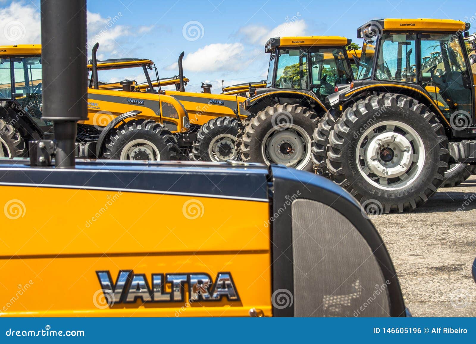 Tractors Outdoor on the Valtra Tractor Factory Editorial Photo - of america, laborer: 146605196