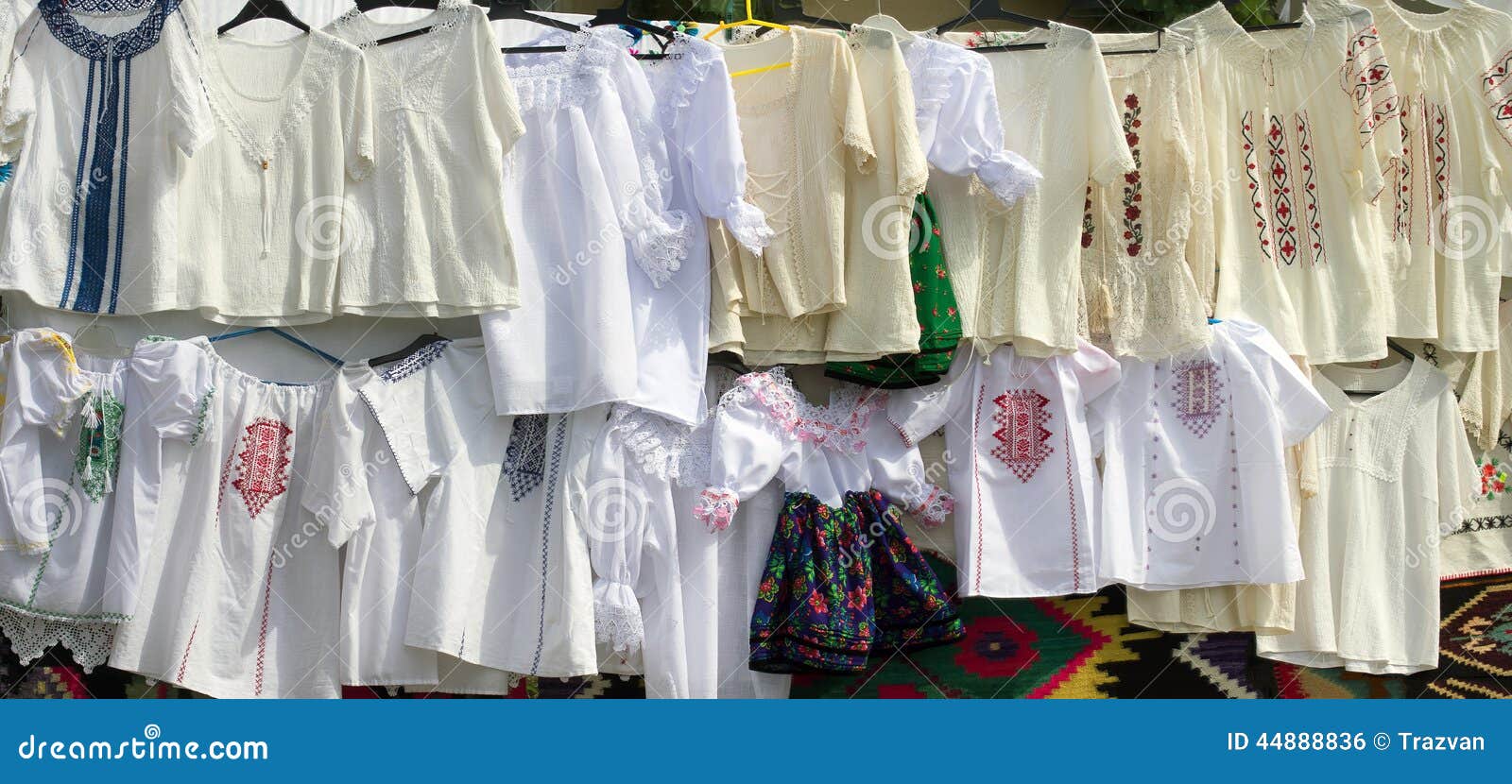 blusas bordadas a mão