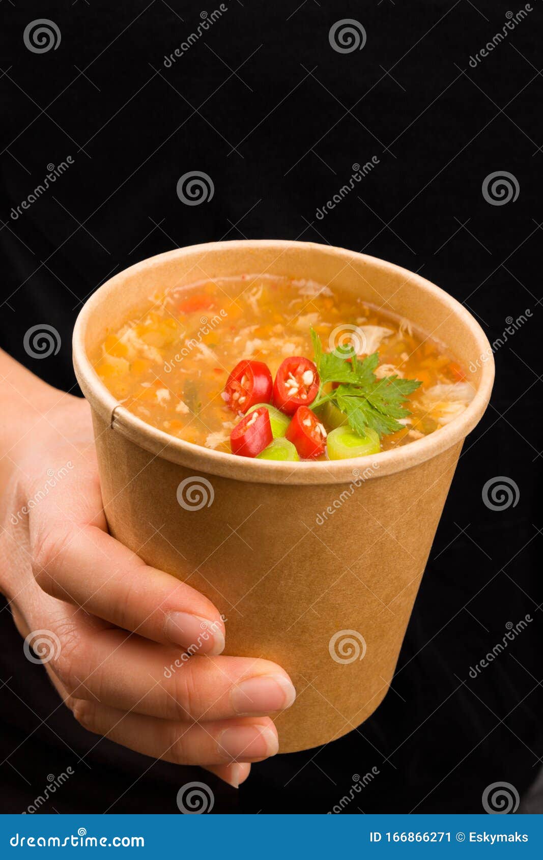 Traditional Asian Hot and Sour Soup in Takeaway Cup 库存图片- 图片  image