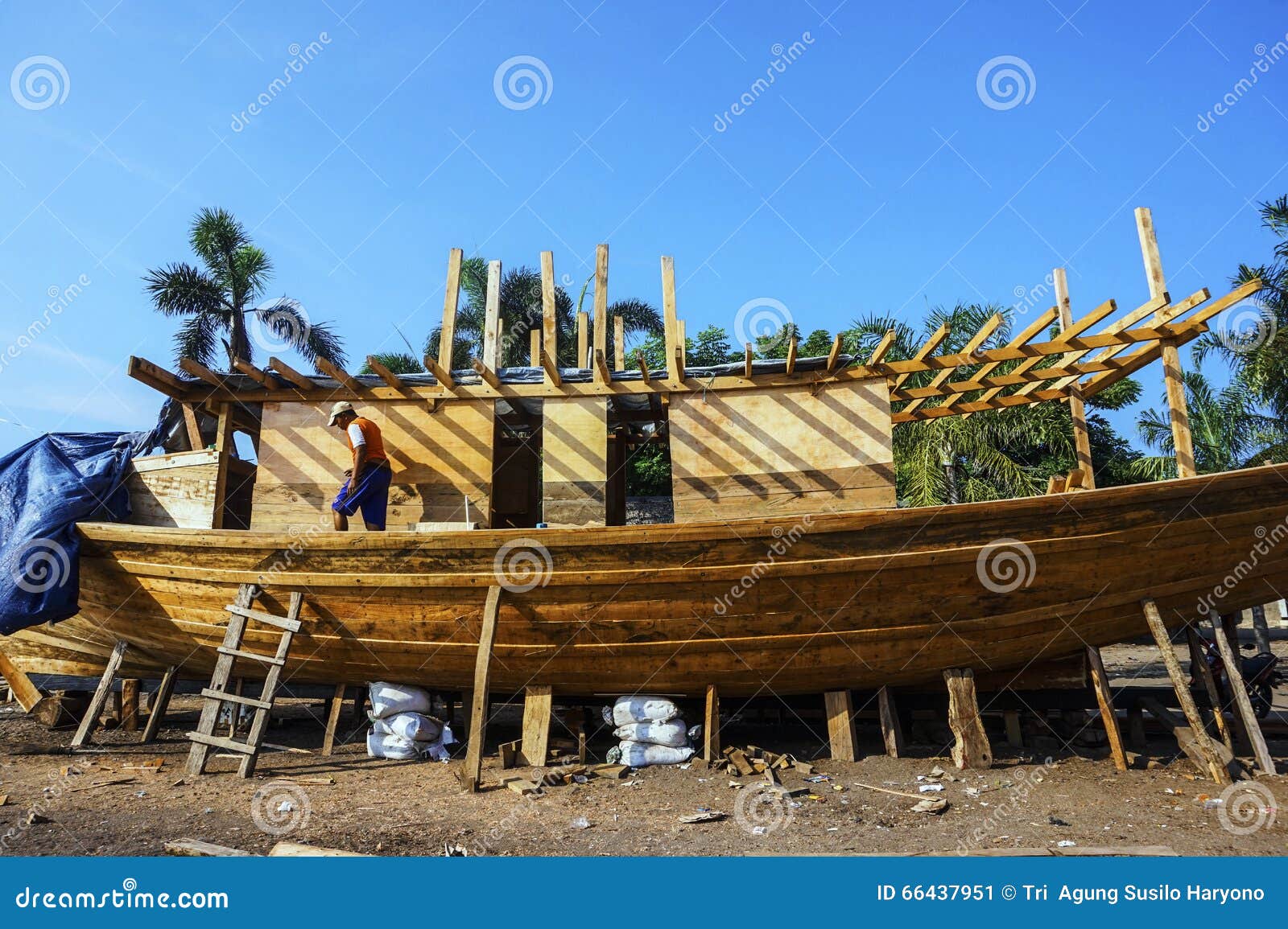Traditional boat building editorial photo. Image of traditional 66437951
