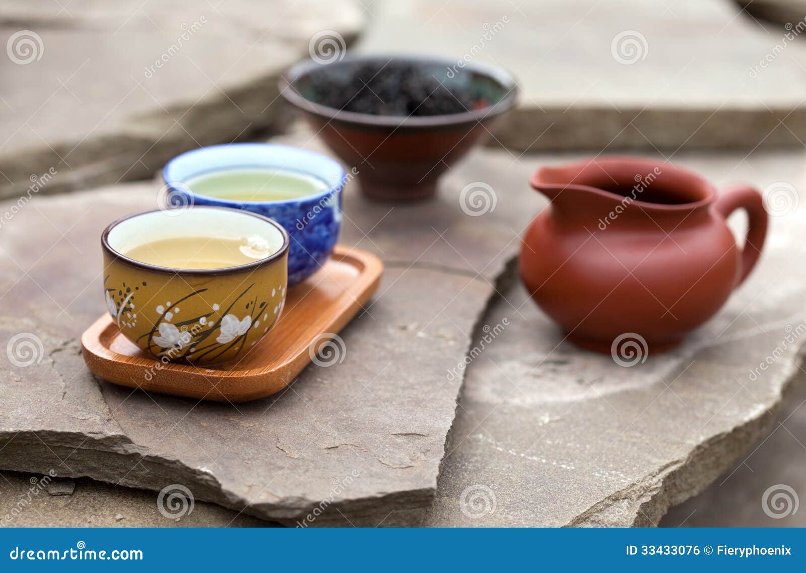 Traditional Chinese Tea Ceremony Accessories (tea Cups and Pitch Stock