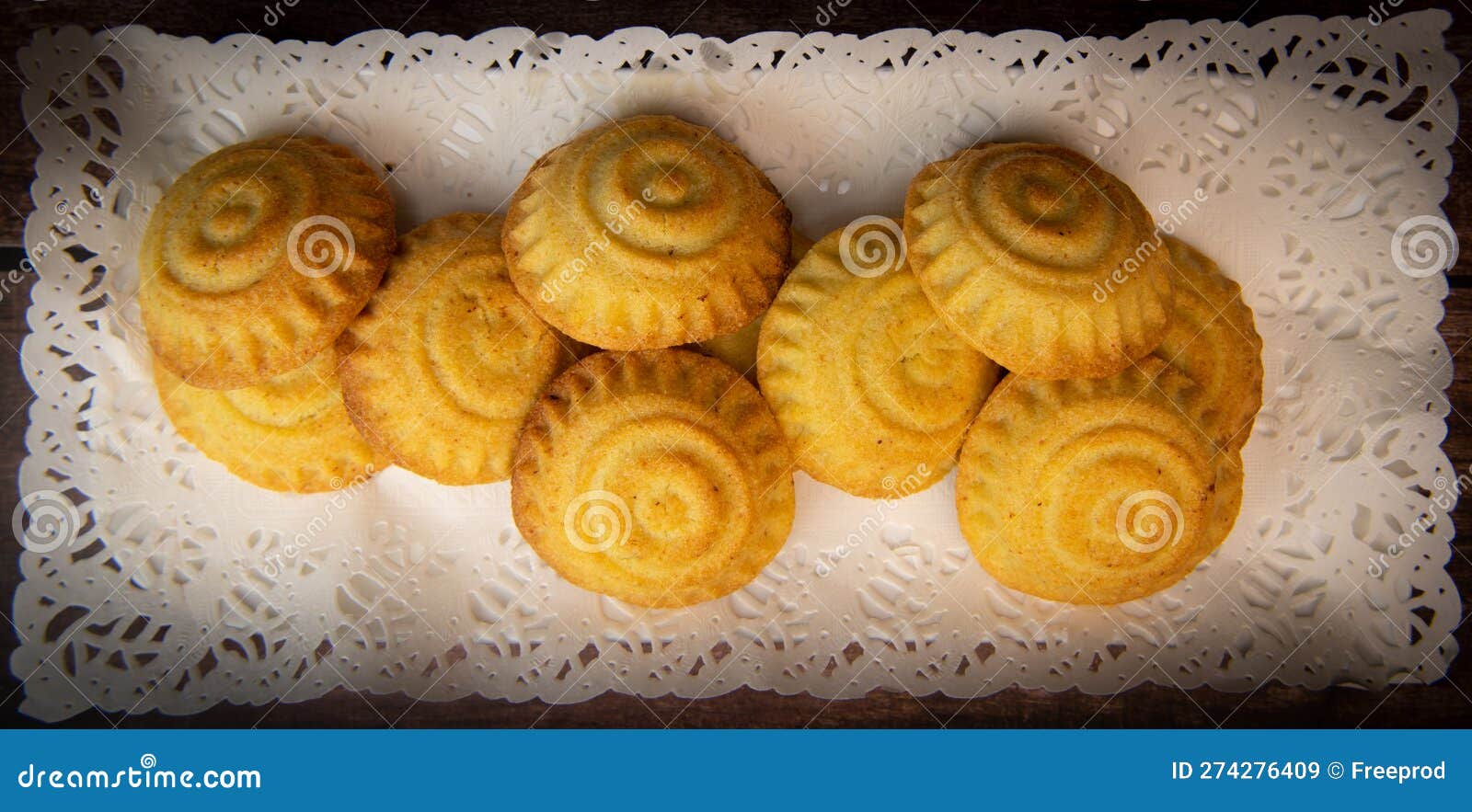 Traditional Eid Maamoul or Mamoul Cookies with Dates, Nuts, and Jam ...