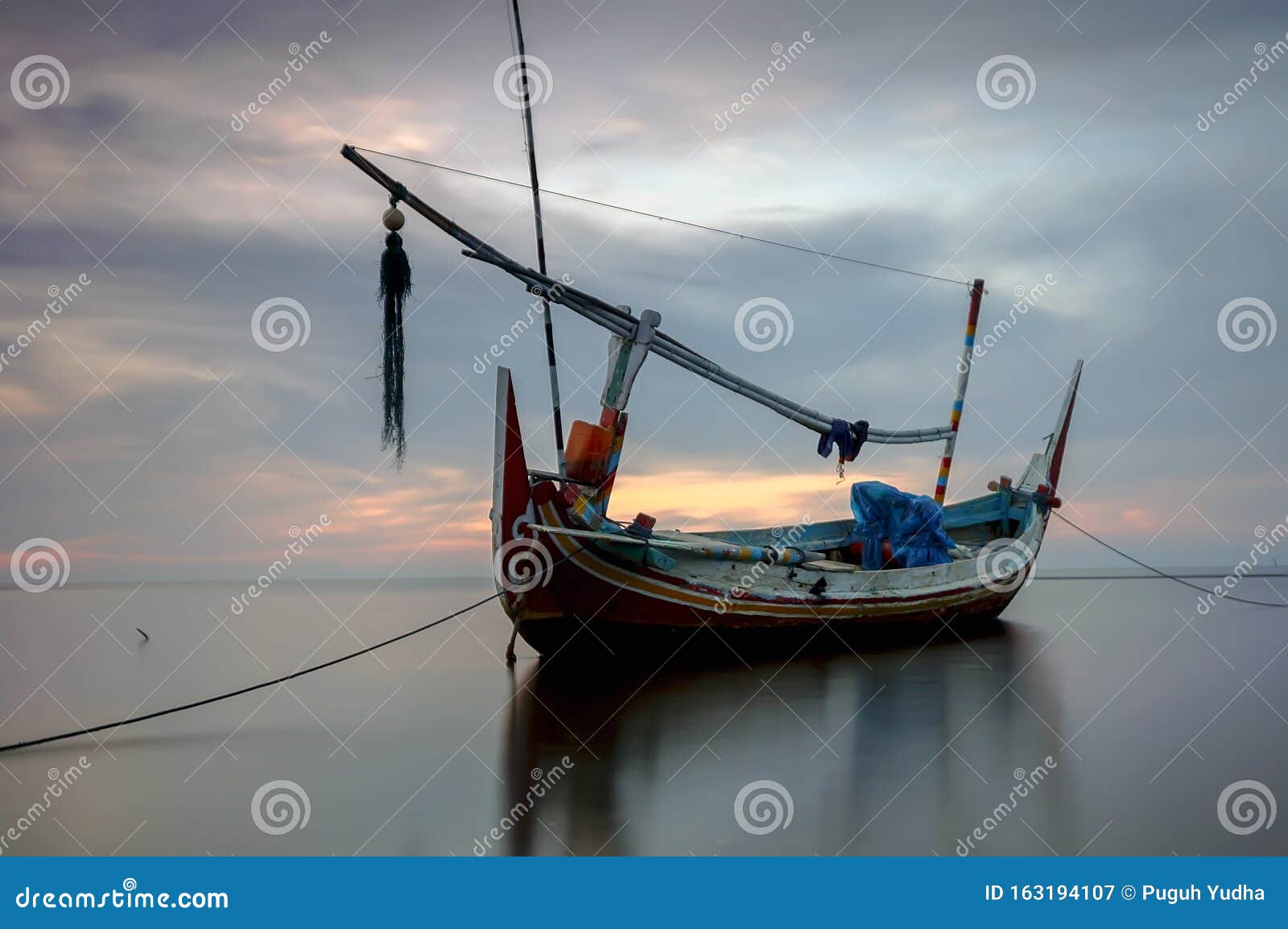 Traditional Fishing Vessels that Still Use Traditional Fishing Gear Stock  Image - Image of break, beautiful: 163194107