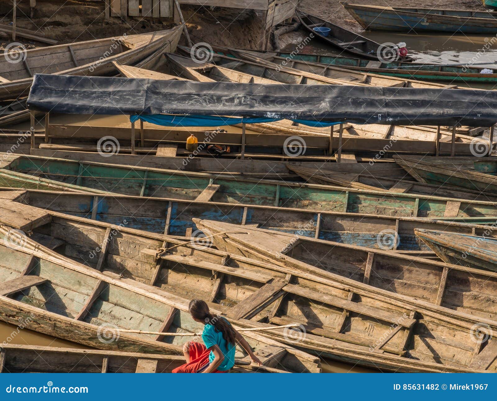 Traditional, indian boats editorial photography. Image of canoe 85631482