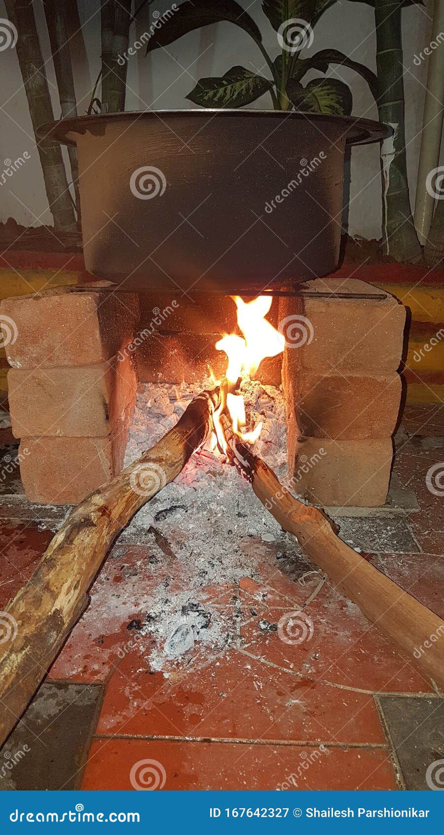 Traditional Indian Fire Oven Stock Image Image of wood, heat 167642327