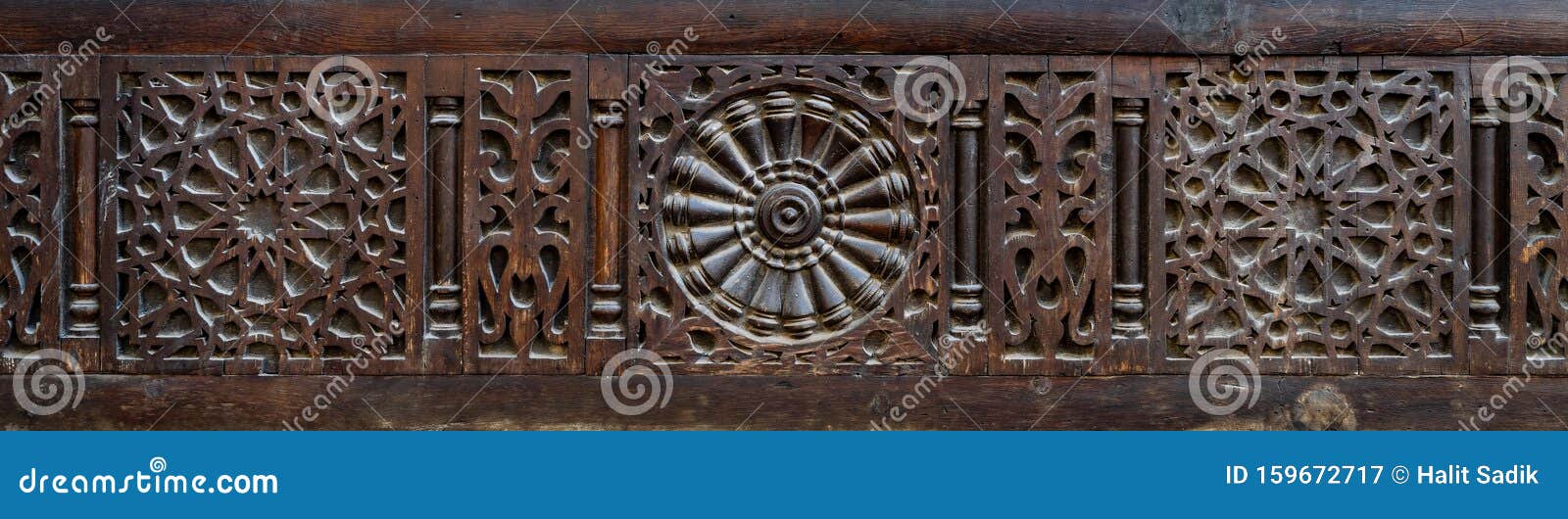 traditional interleaved wooden decorated arabesque unit, old cairo, egypt
