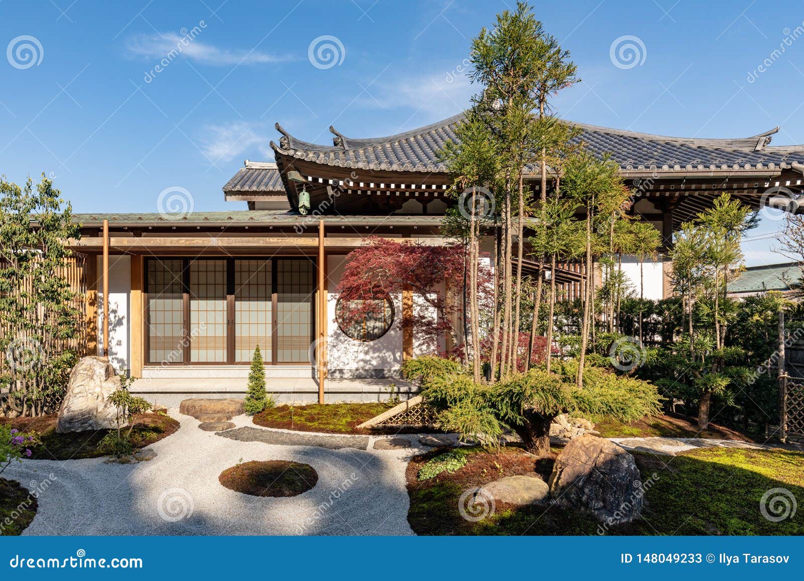traditional japanese house with courtyard