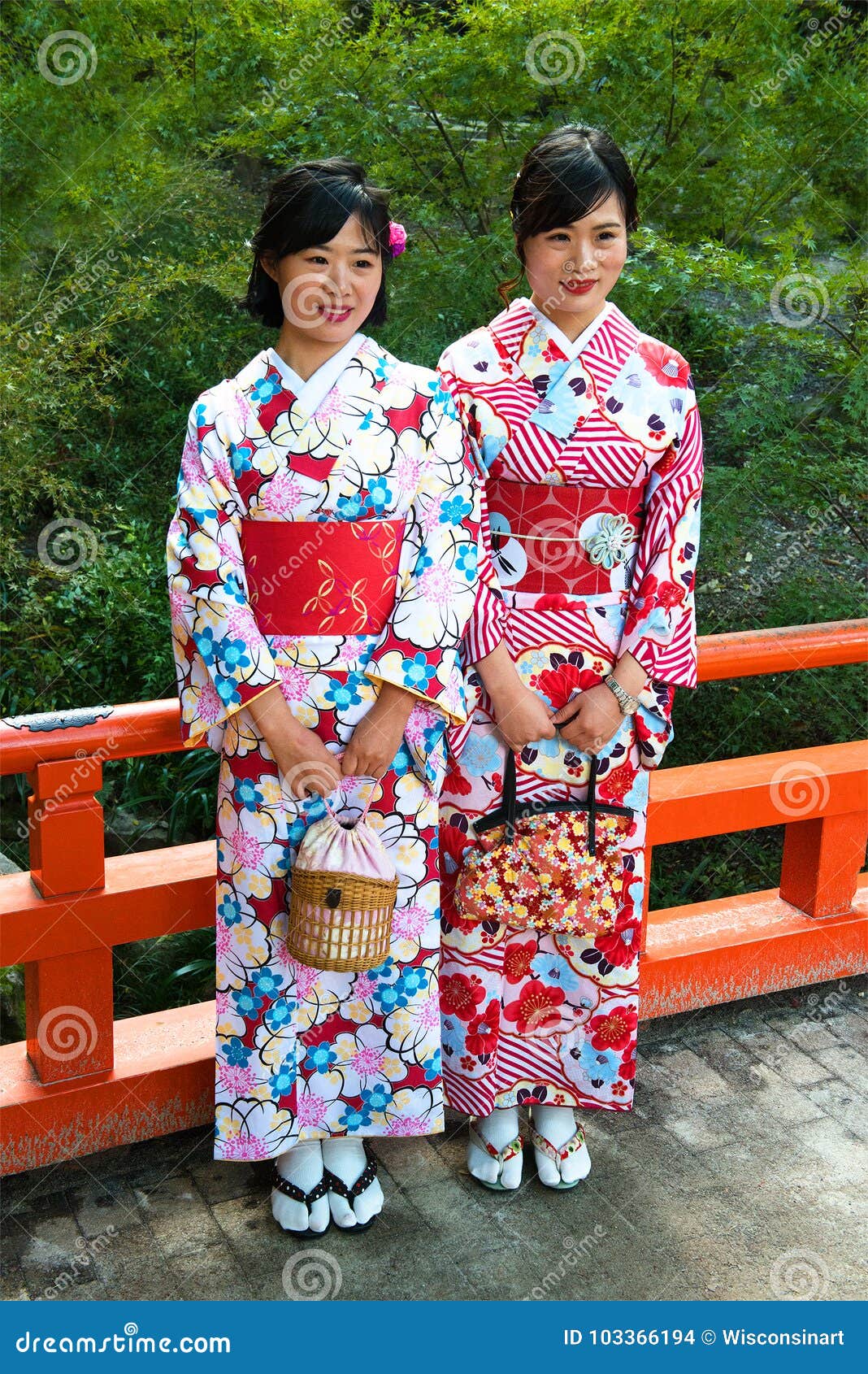 What clothes do Japanese women wear? | Dresses Images 2022