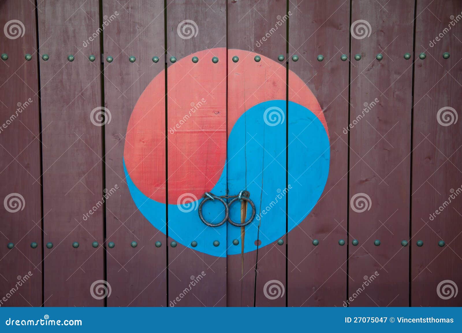 Traditional Korean Door stock image. Image of symbol 27075047