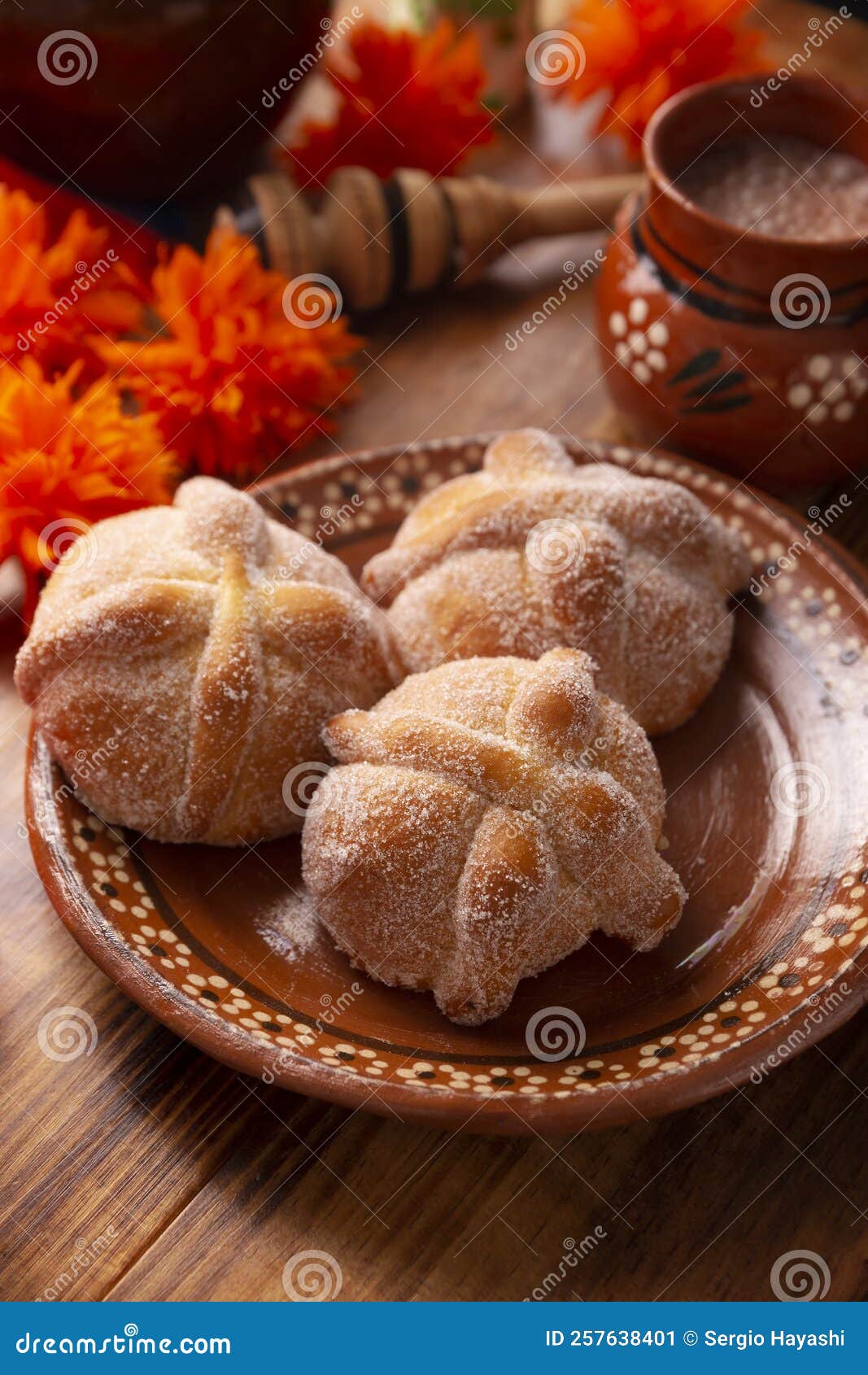 traditional pan de muerto