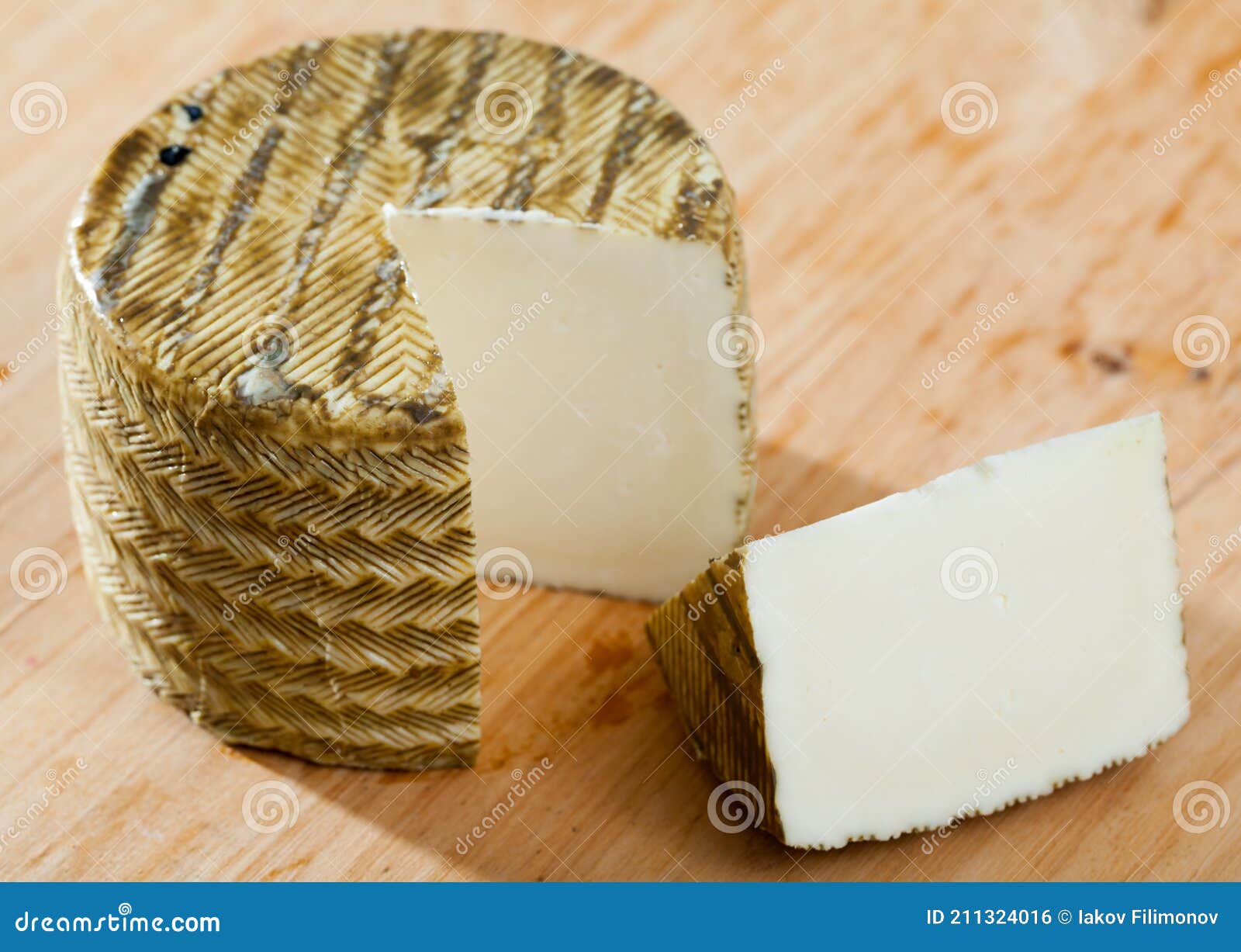 traditional spanish cheese mezclado