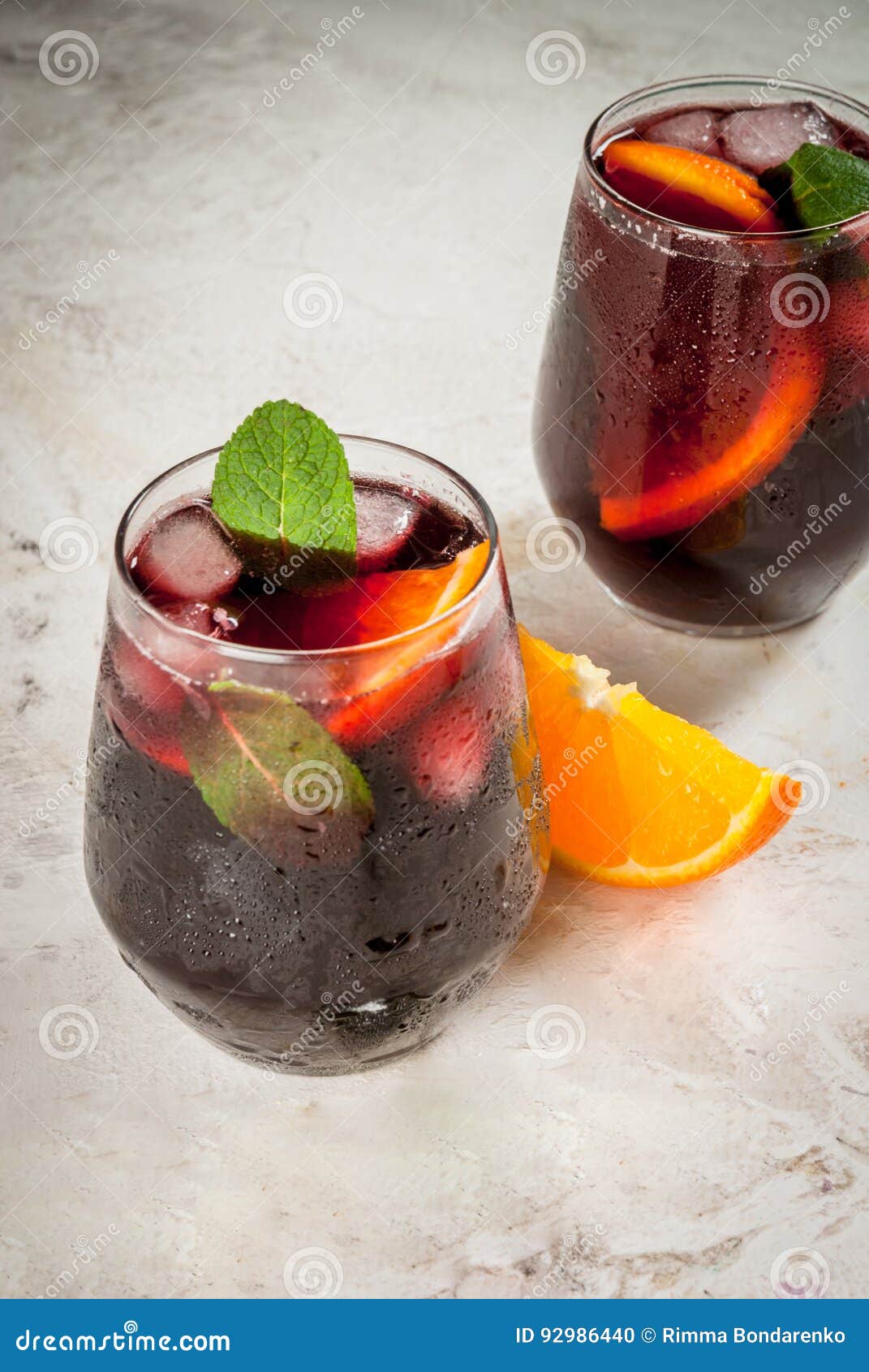 traditional spanish cocktail, tinto de verano