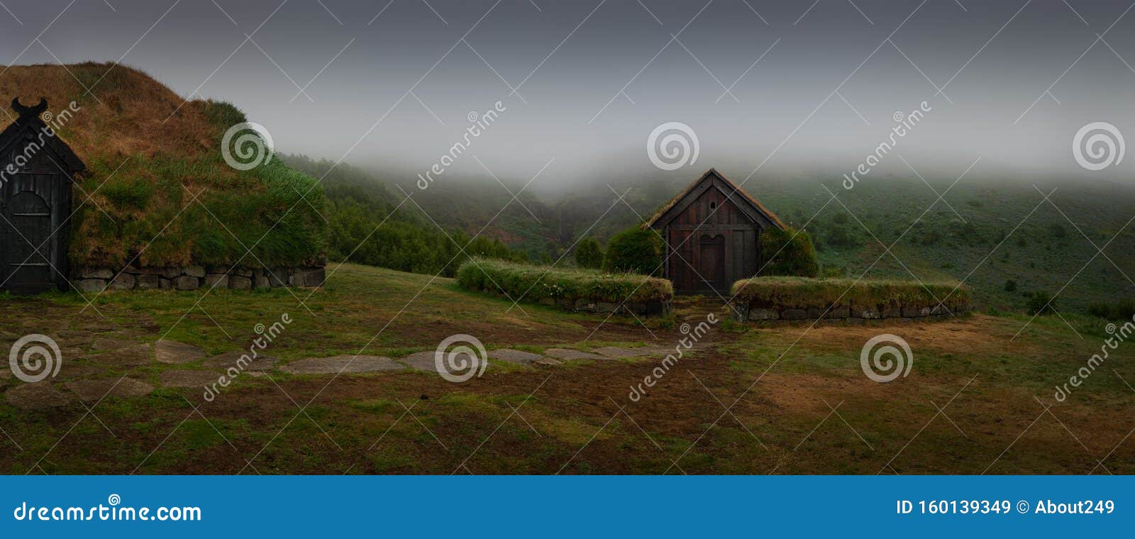 traditional turf viking`s house. ÃÅ¾jÃÂ³ÃÂ°veldisbÃÂ¦rinn stÃÂ¶ng