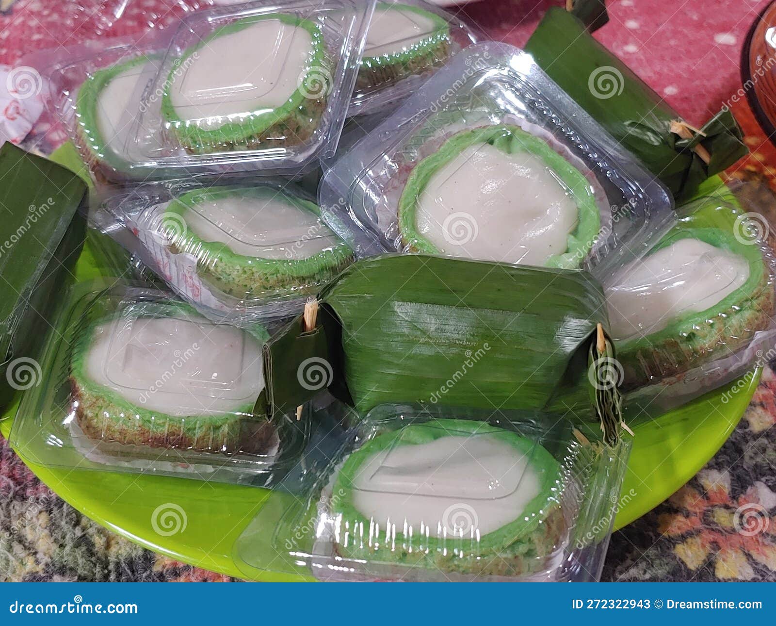Green wet cake stock image. Image of traditional, cakes 272322943