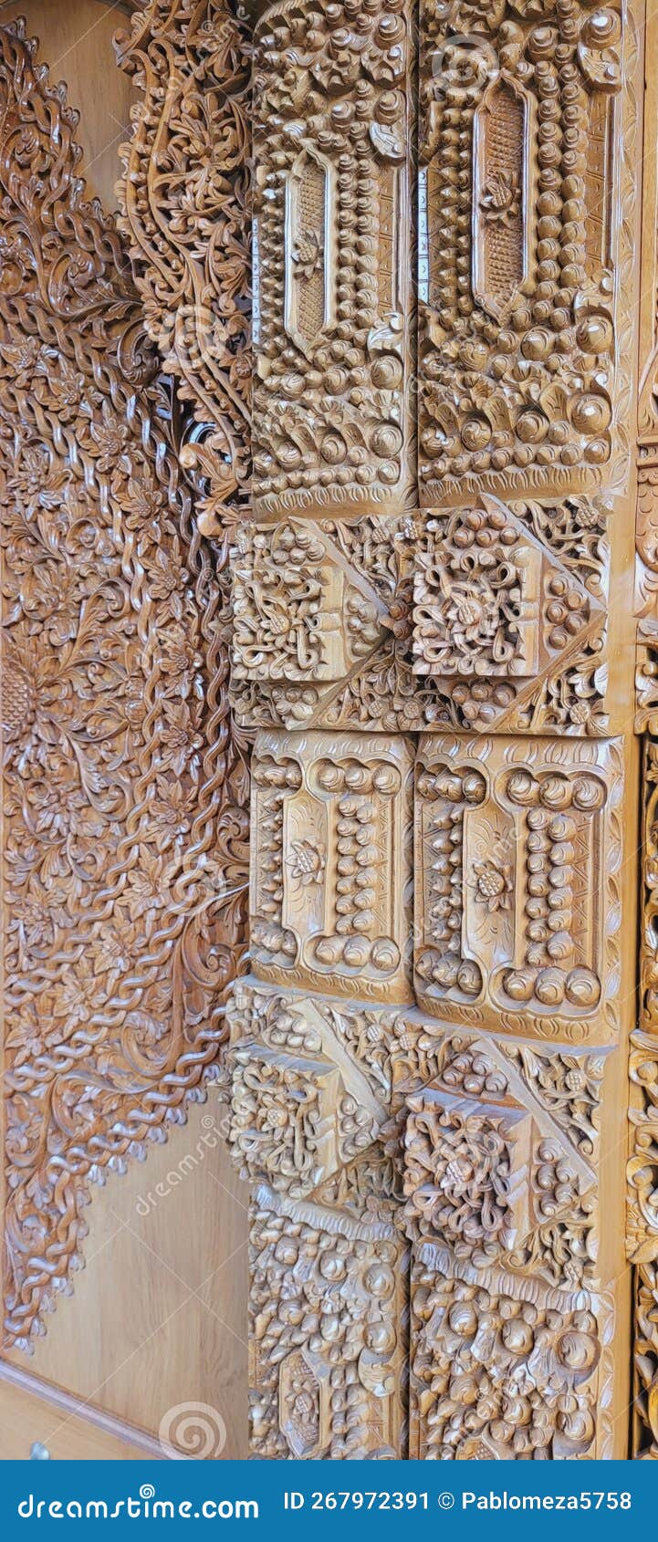 traditional wood door handcarving art