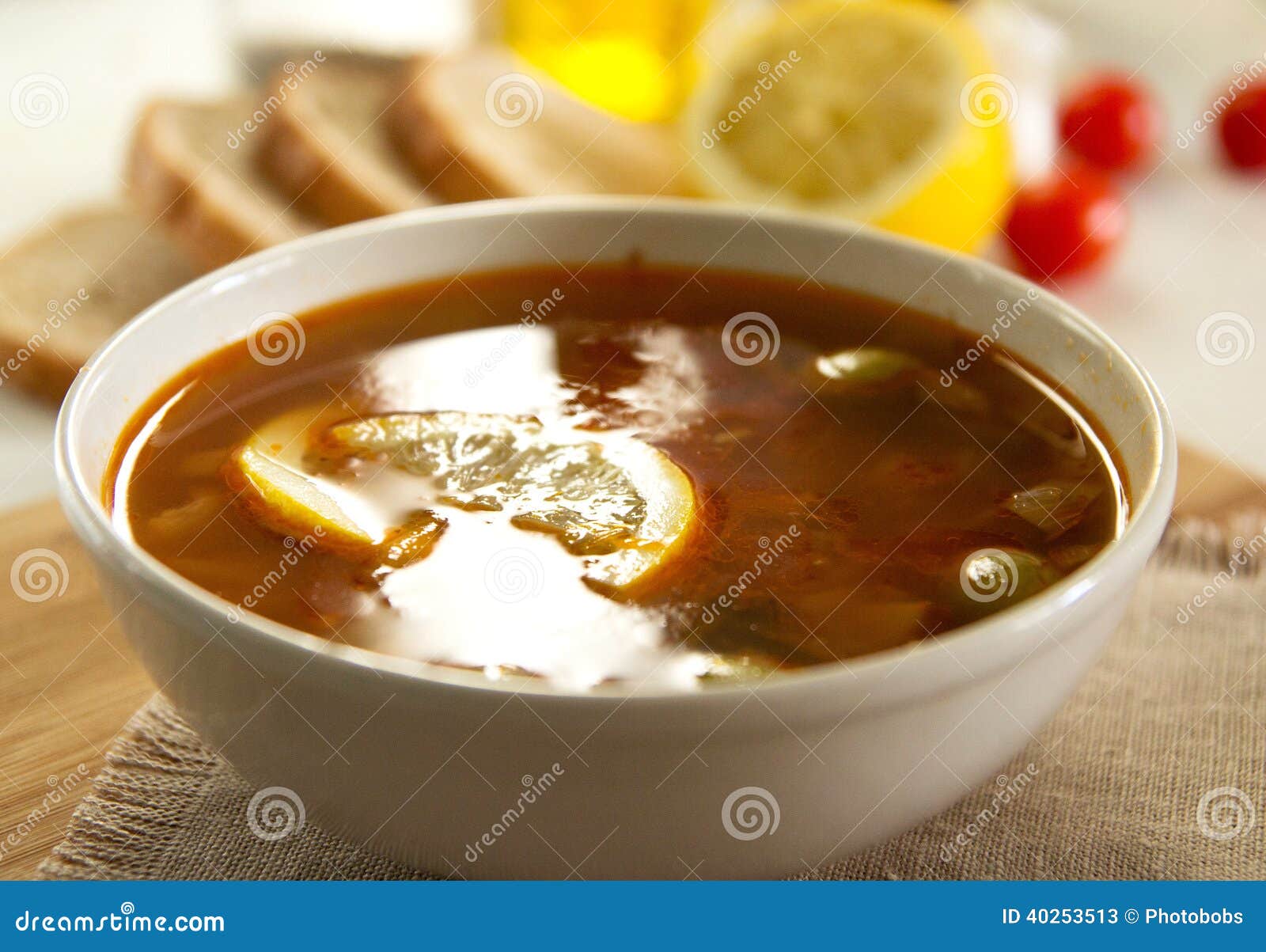 Traditionele Russische Soljanka of Saltwort Soep Stock Afbeelding ...