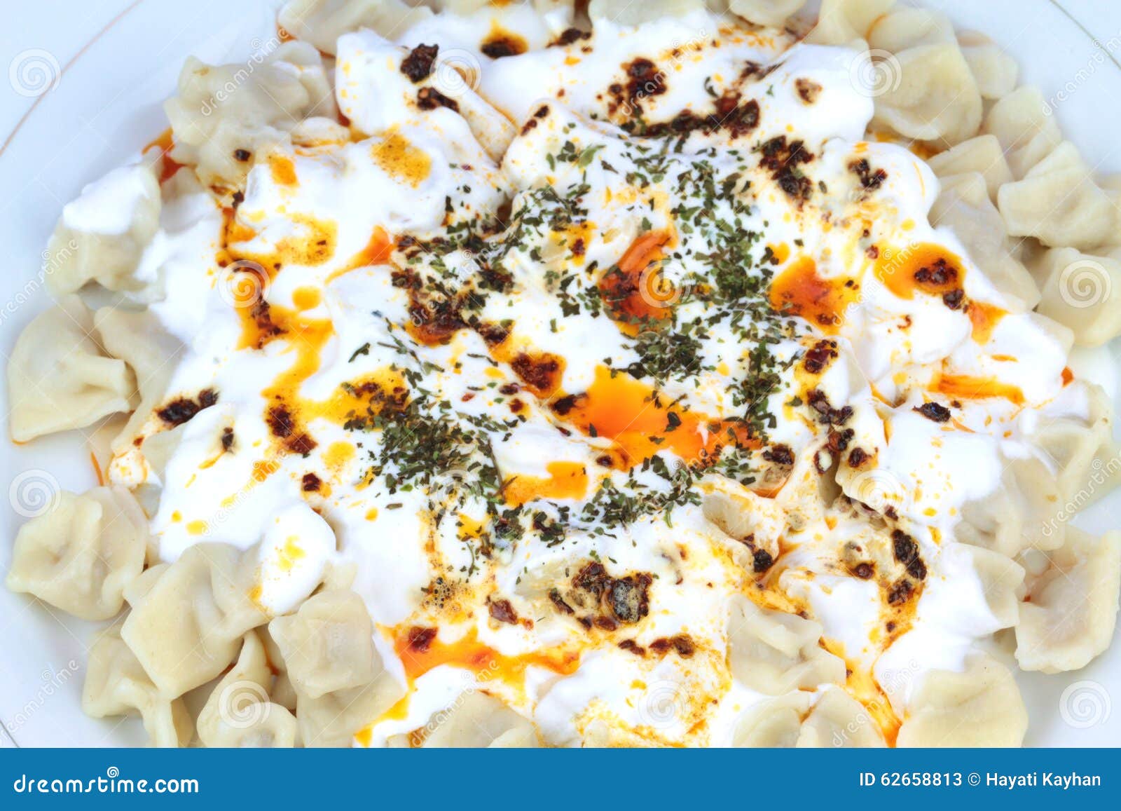 Traditionelle Türkische Küche - Manti - Türkische Ravioli Stockbild ...