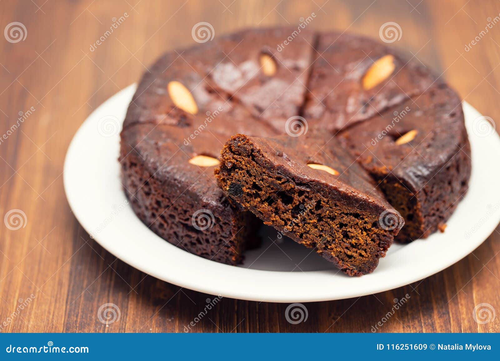 Traditioneller Honigkuchen Von Madeira, Portugal Auf Weißer Platte ...