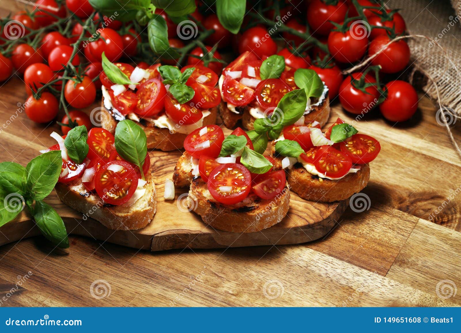 Traditioneller Italienischer Antipasto Bruschetta Aperitif Mit ...