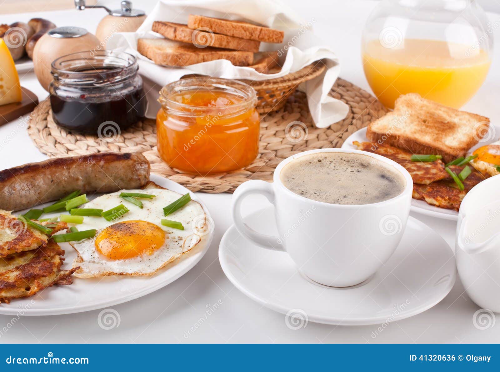 Traditioneller ManhattanBrunch Stockfoto Bild von blumen, hell 41320636