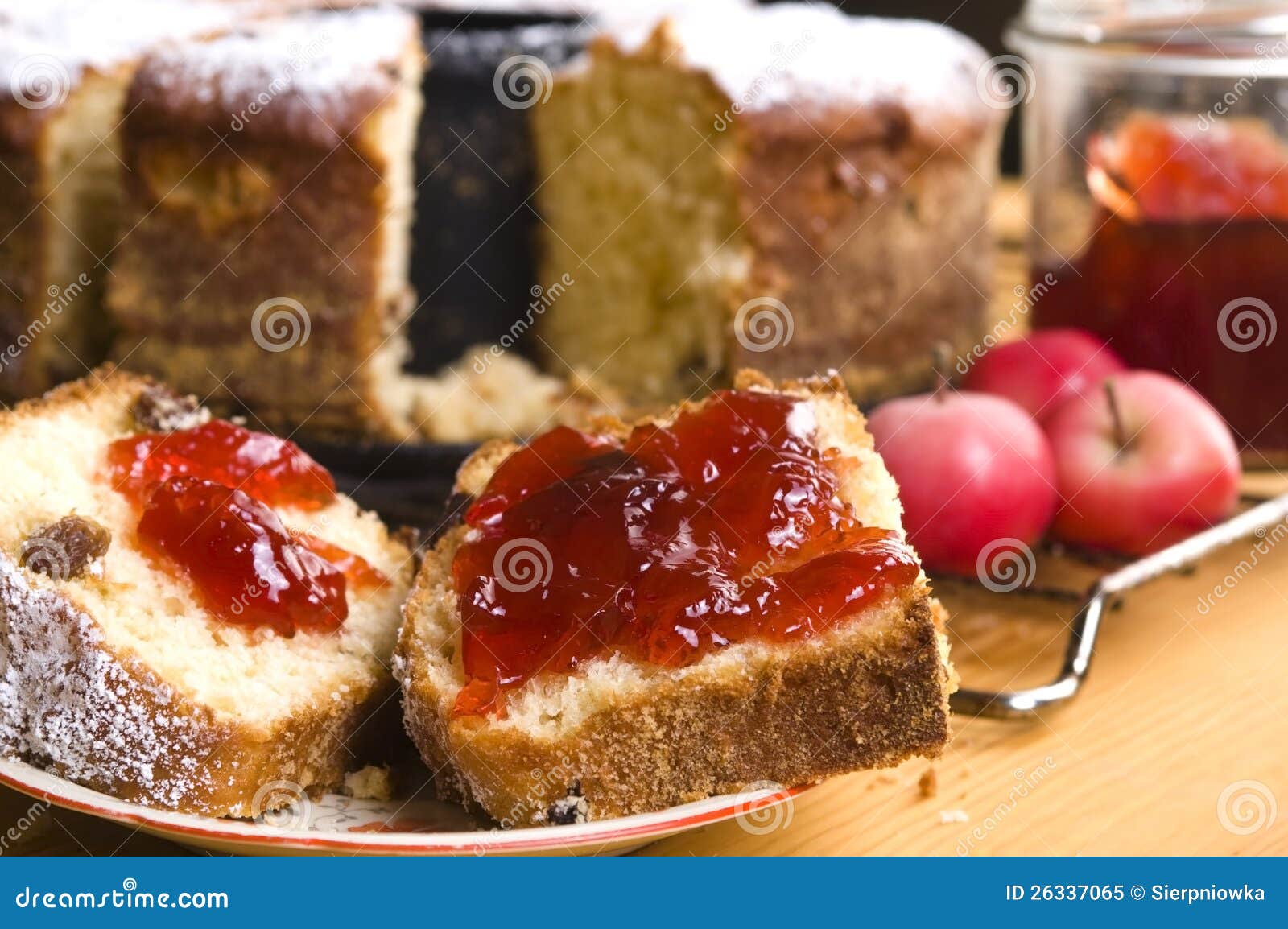 Traditioneller Polnischer Kuchen Mit Apfel Marmelade Stockbild - Bild ...