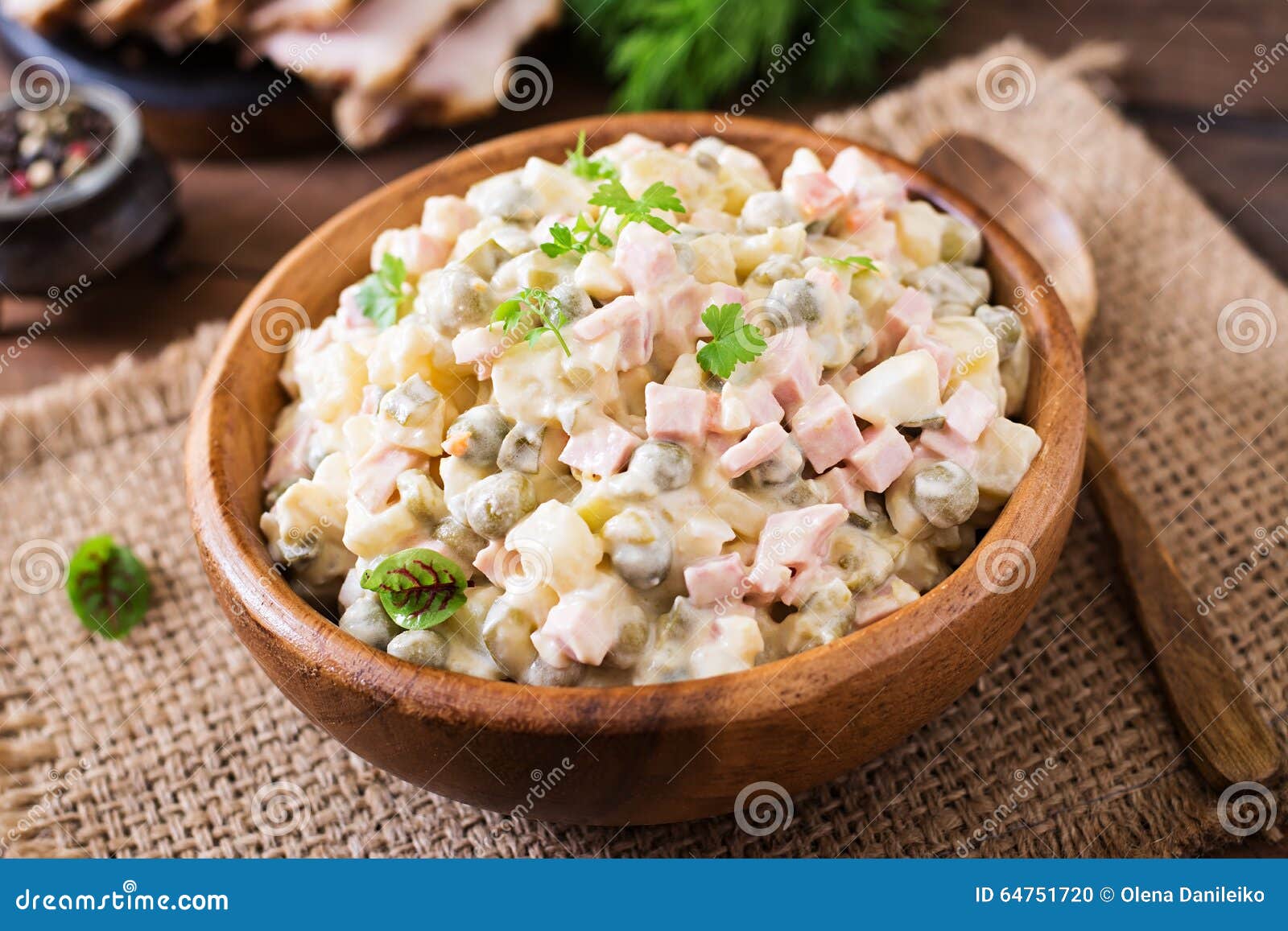 Traditioneller Russischer Salat Olivier Stockfoto - Bild von gurke ... Traditioneller Russischer Salat Olivier Stockfoto - Bild von gurke ...