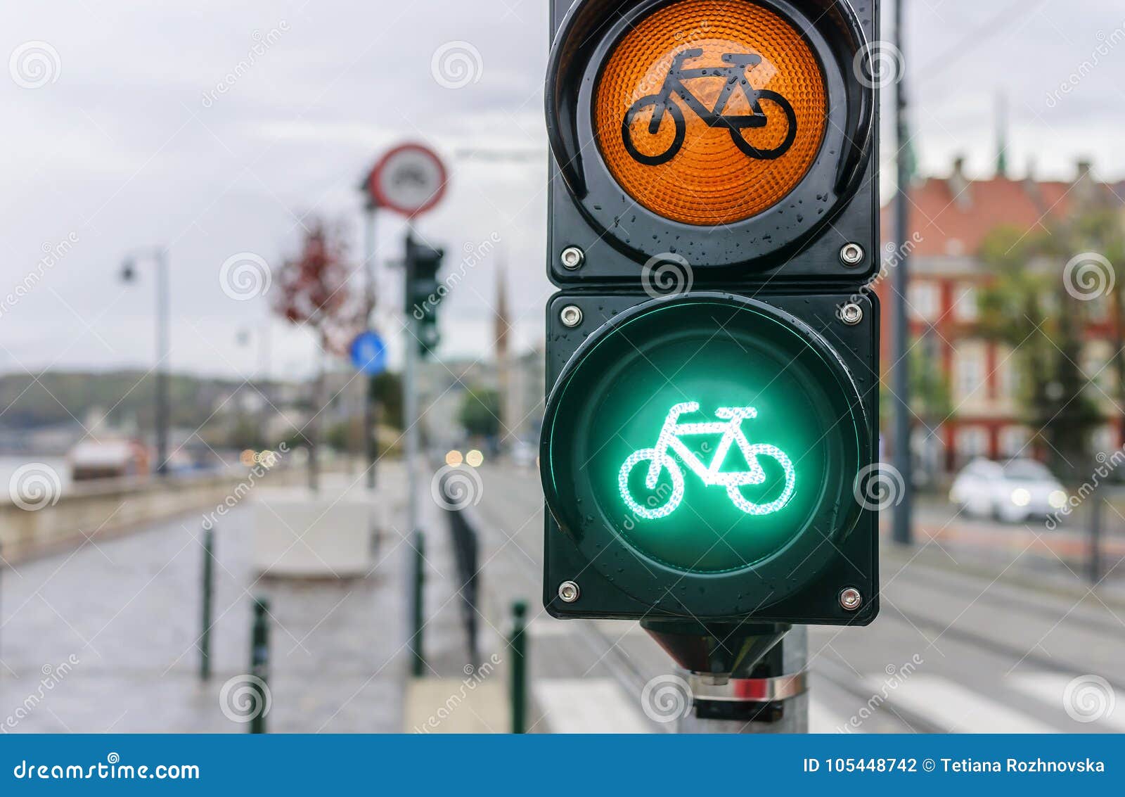 Велосипед со светофора. Велосипедный светофор. Светофор для велосипедов. Светофор для велосипедистов в Москве. Велосипедный светофор для детей.