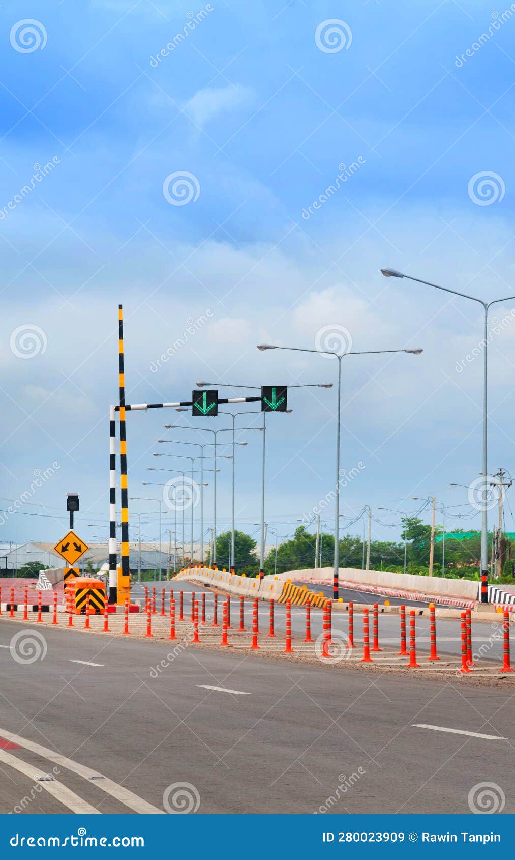 Traffic Light Signal, Road Markings and Pass Either Side , Dangerous ...