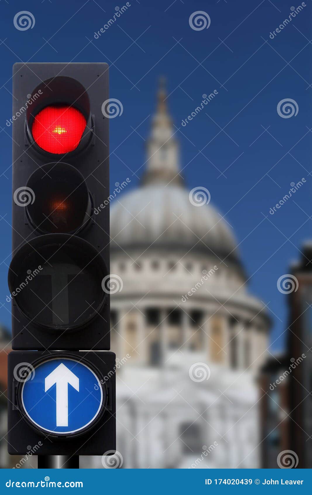 Traffic Lights Front of St Pauls Cathedral London Stock Image Image of pauls, capital: 174020439