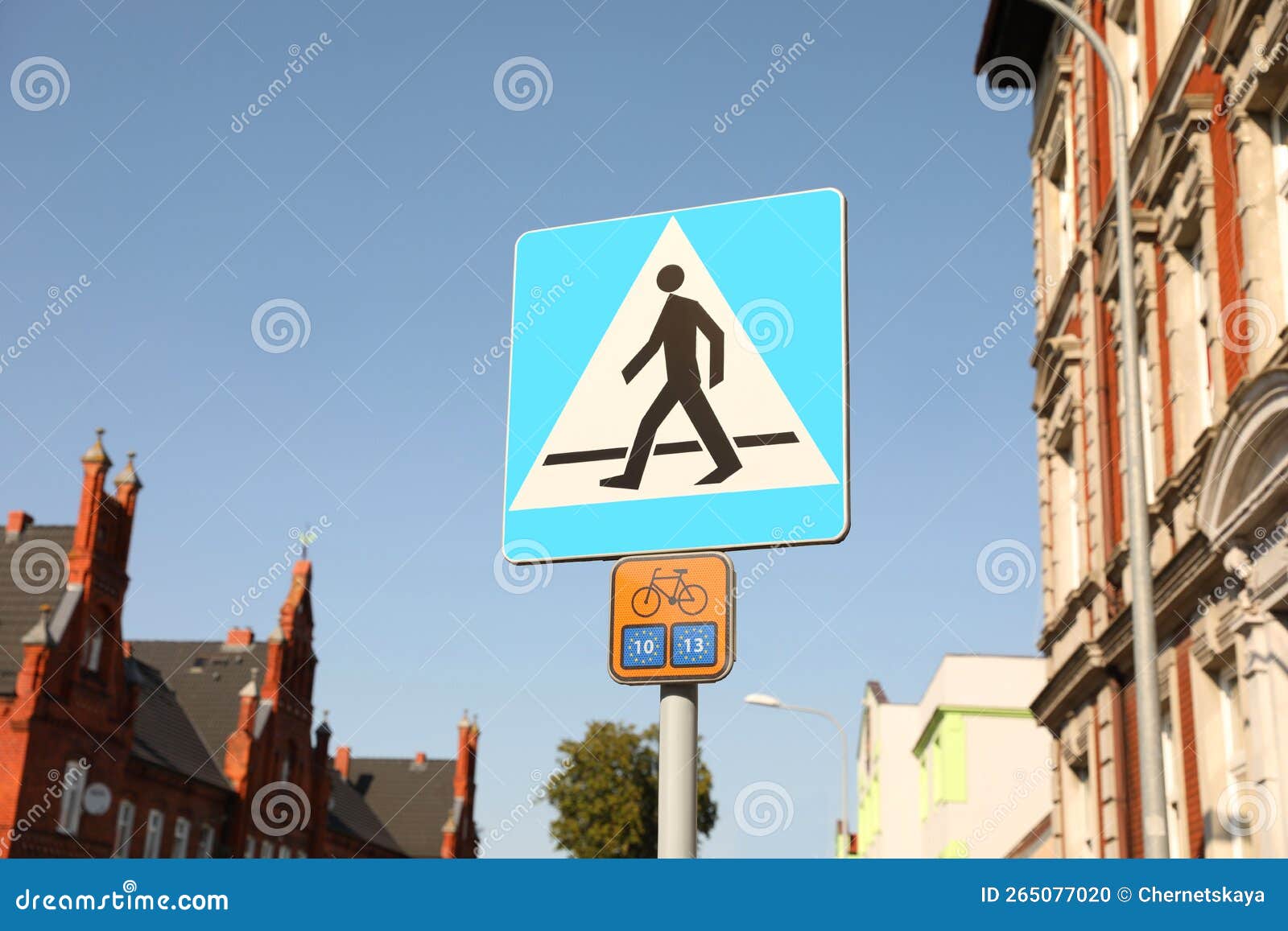 200 Pedestrian Crossing Bicycle Road Signs Stock Photos - Free