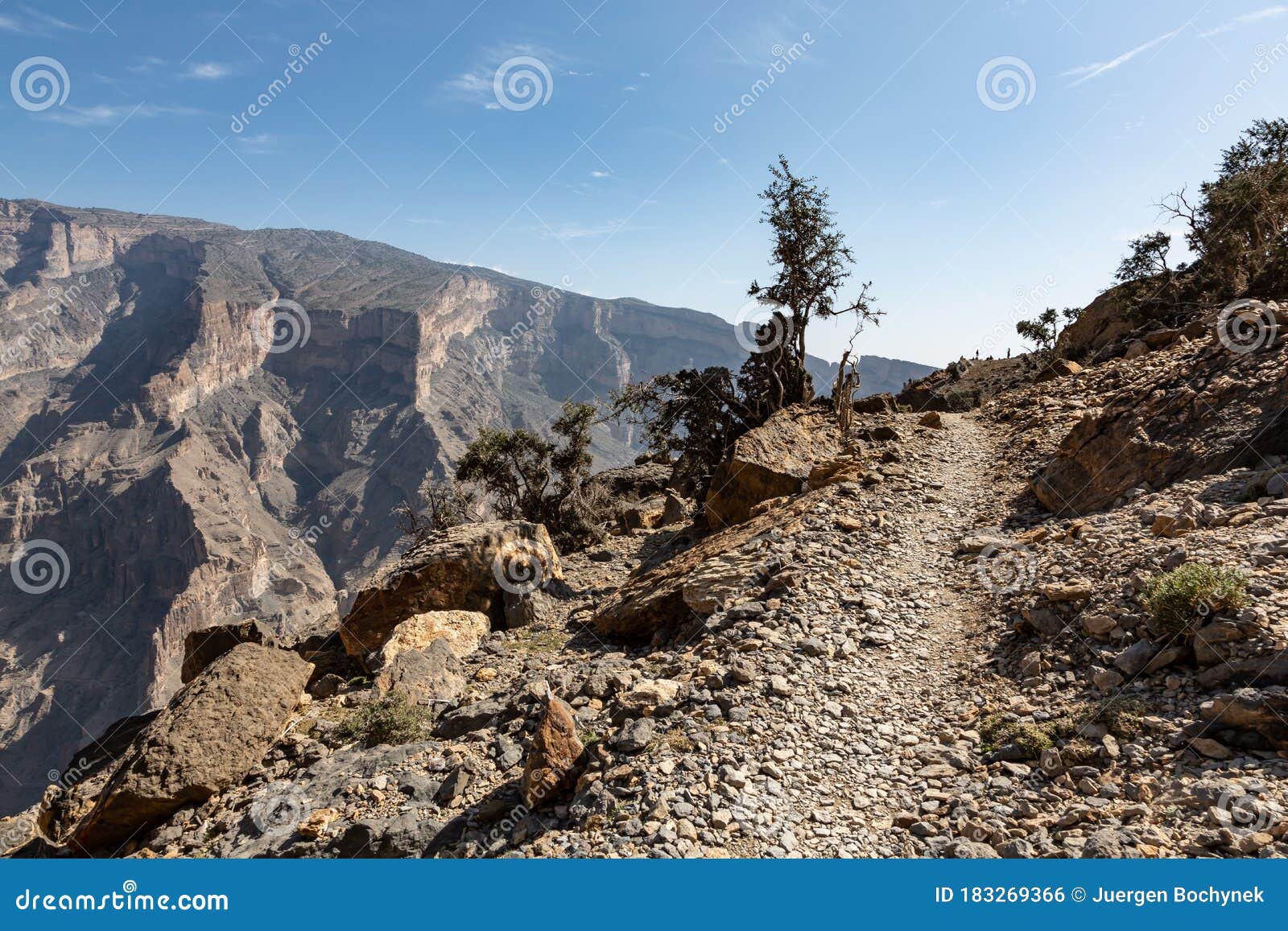 Trail at Balcony Walk W6, Jebel