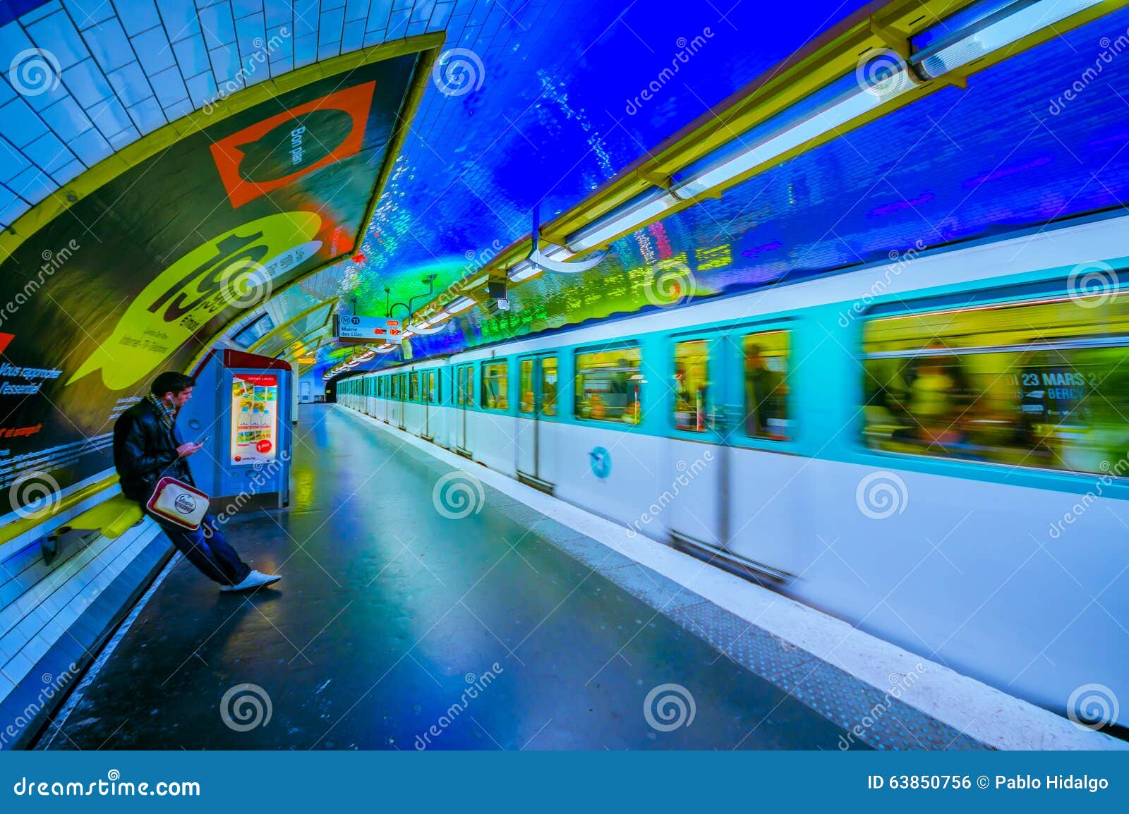 Train Moving in Parisian Subway Metro Station Editorial Photo - Image of metro, french: 63850756 Train Moving in Parisian Subway Metro Station Editorial Photo - Image of metro, french: 63850756