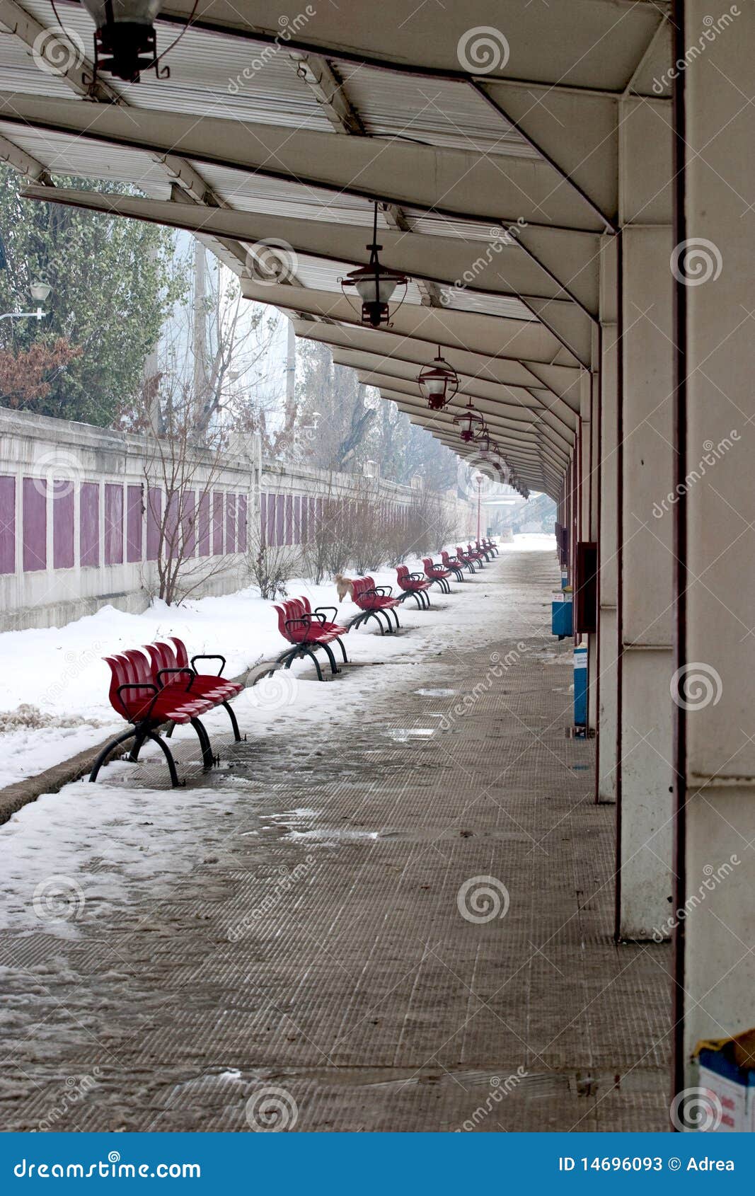 cleared of snow bench's from gara de nord 