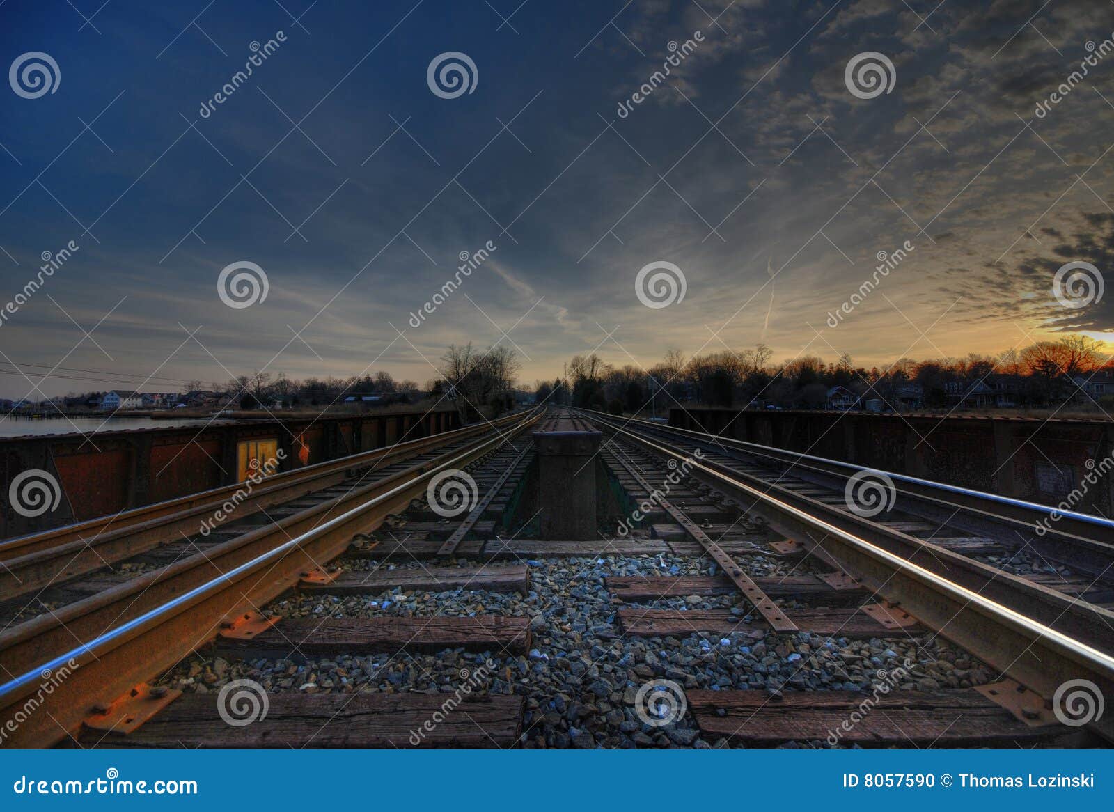 train tracks hdr