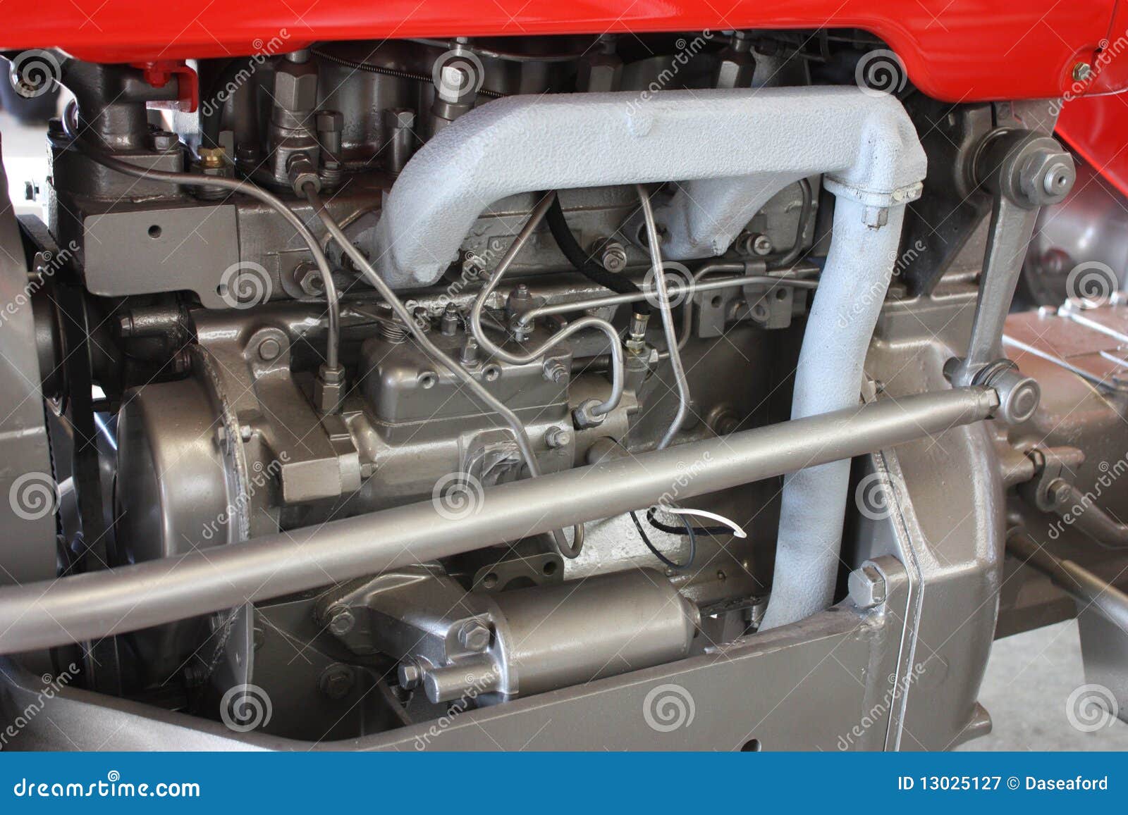 TraktorMotor stockbild. Bild von fahrzeug, leistung 13025127
