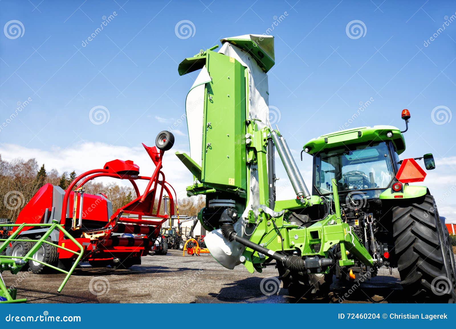 traktors and plows