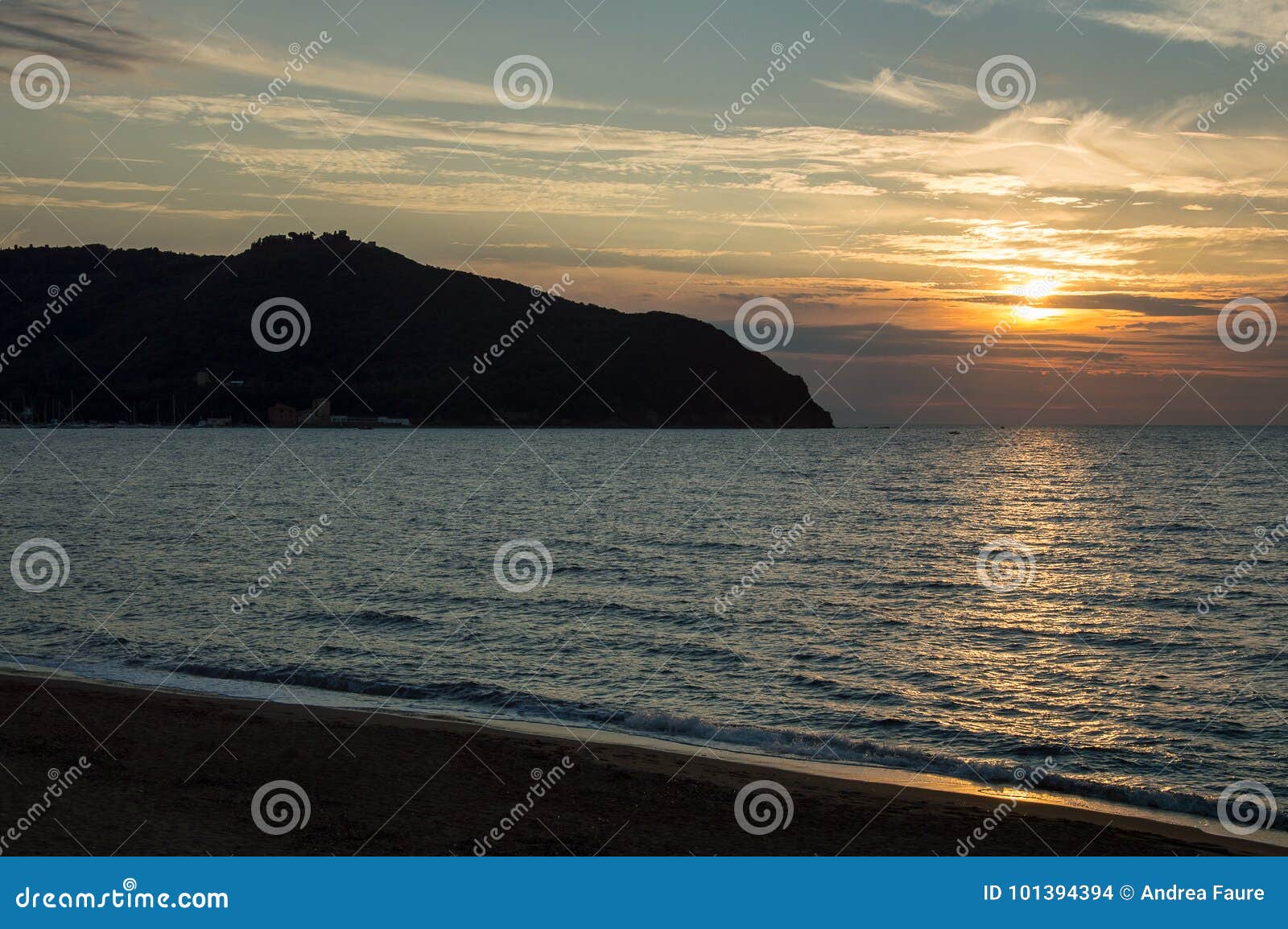 Tramonto Della Spiaggia Di Baratti Fotografia Stock