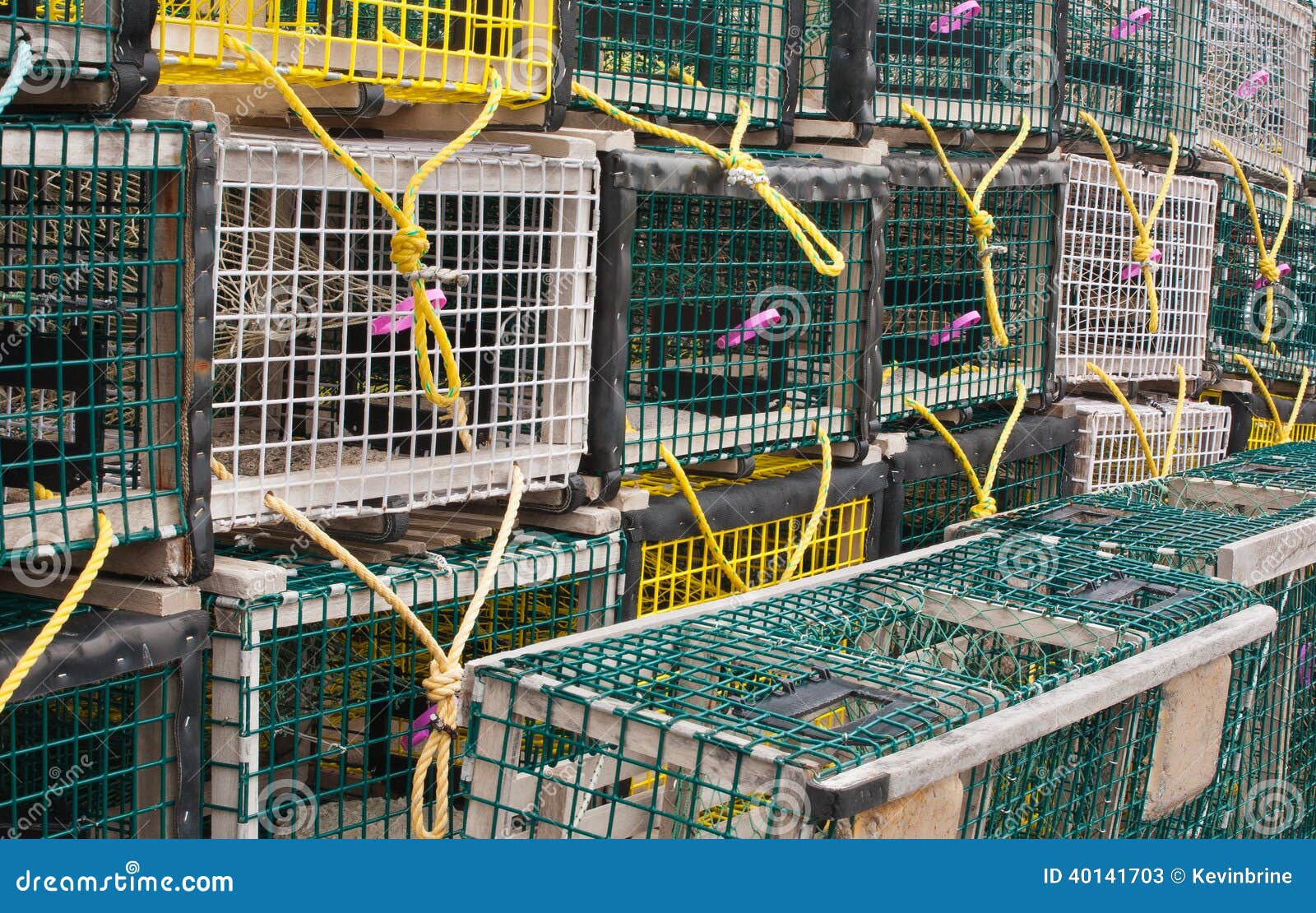 Trampas de la langosta imagen de archivo. Imagen de pescador 40141703