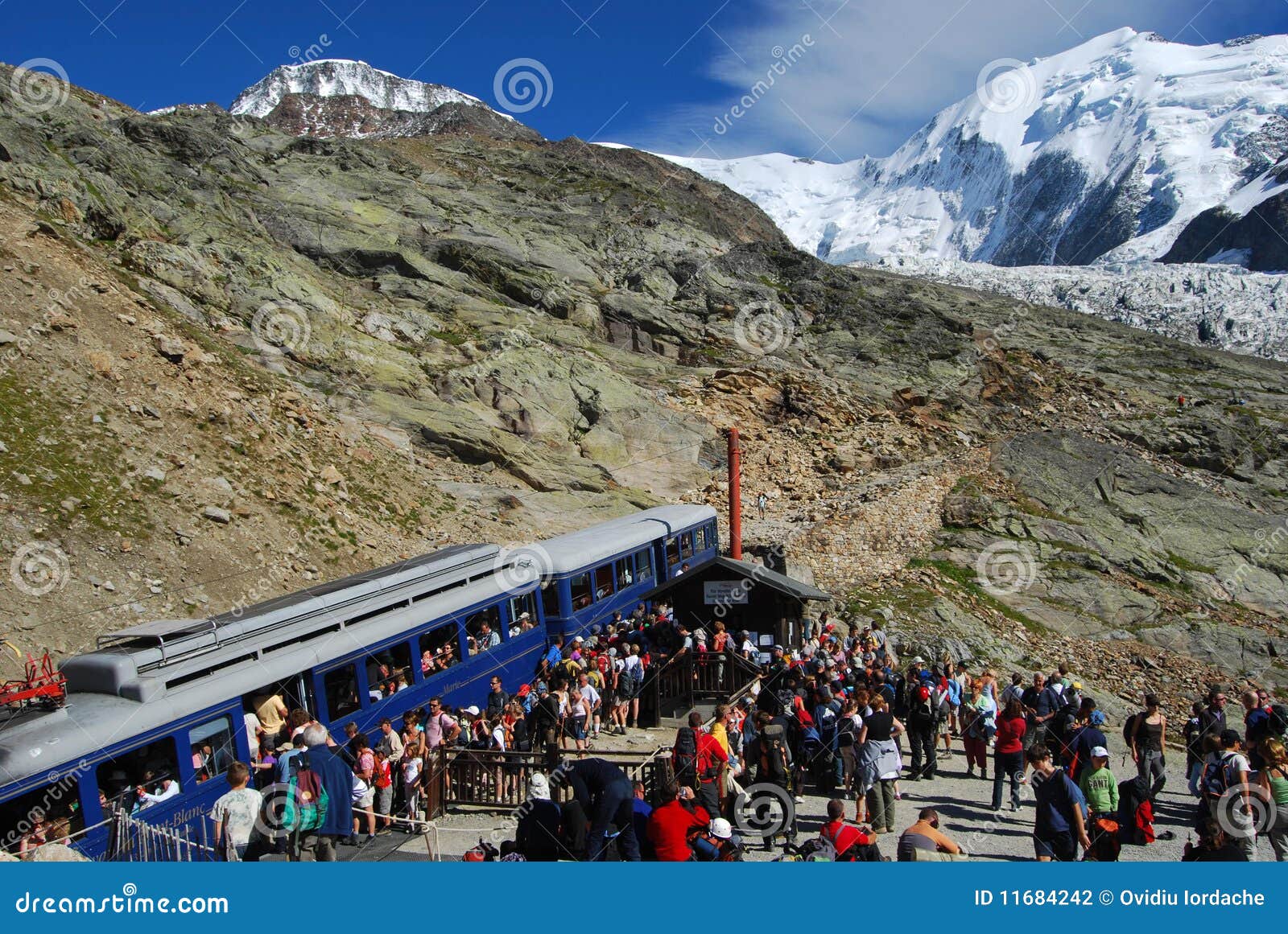 Tramway Du Mont Blanc / Nid D`aigle Editorial Photography Image blue, ascending: 11684242