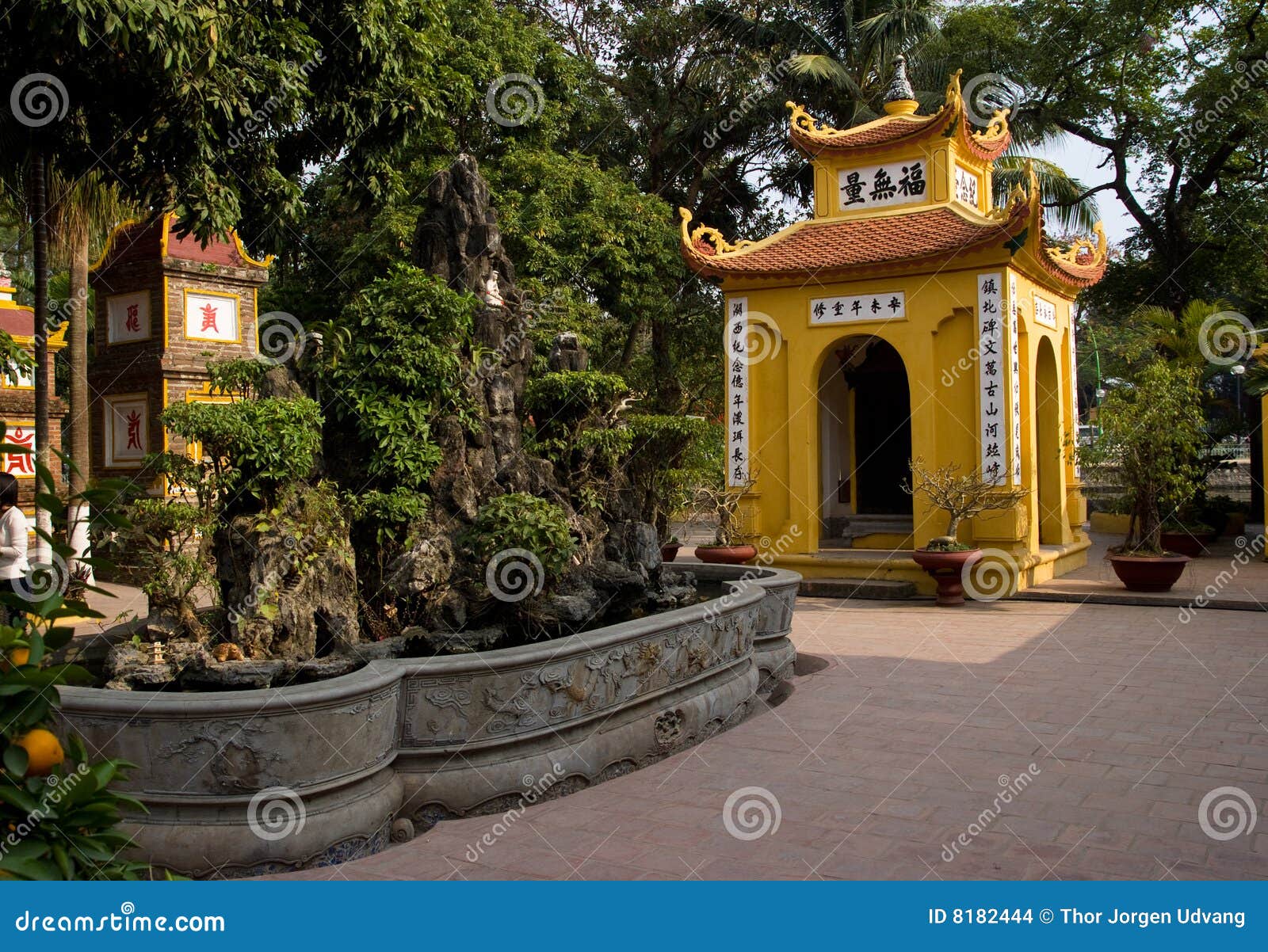 tran quoc pagoda in hanoi, vietnam