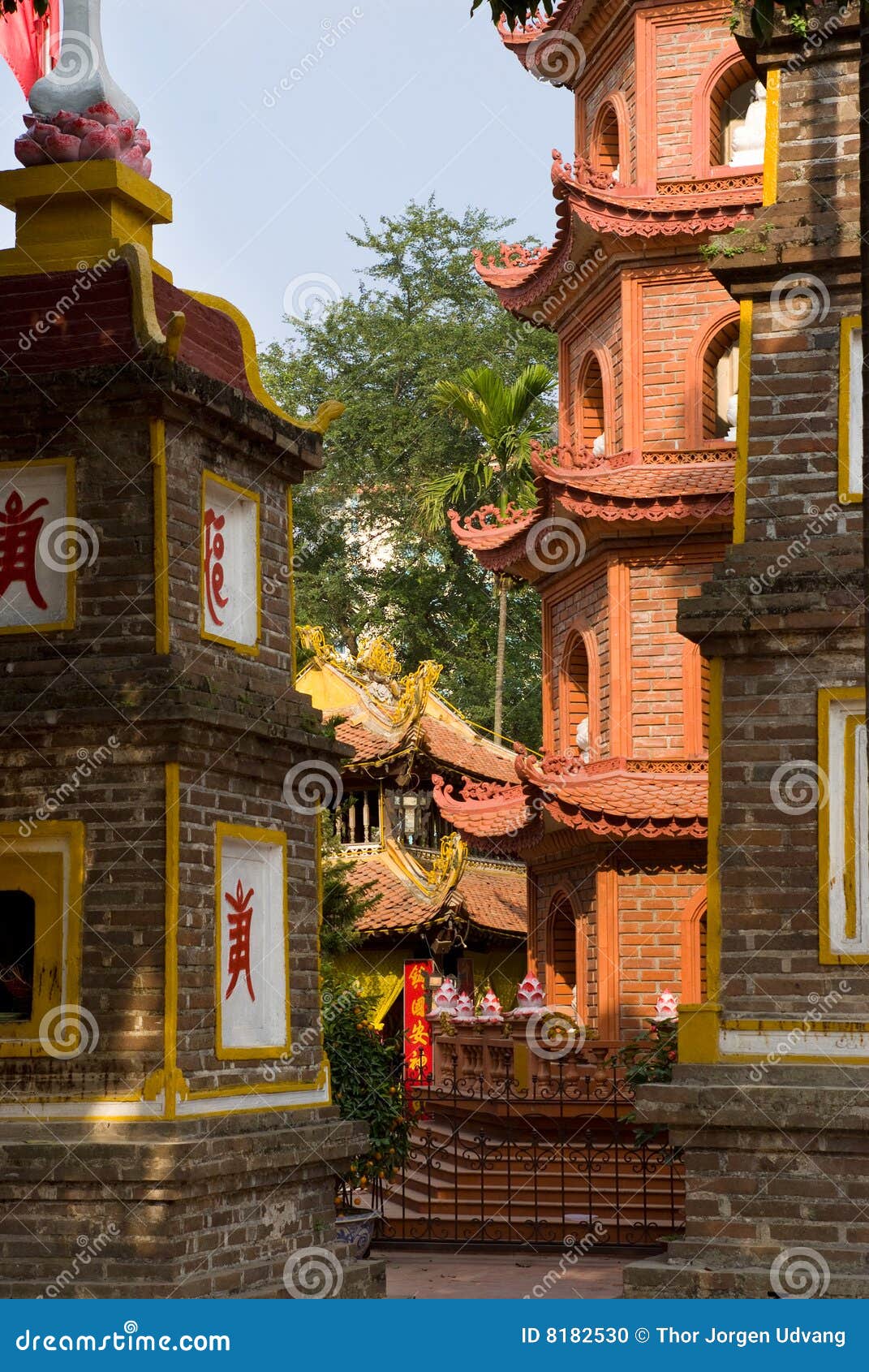 tran quoc pagoda in hanoi, vietnam