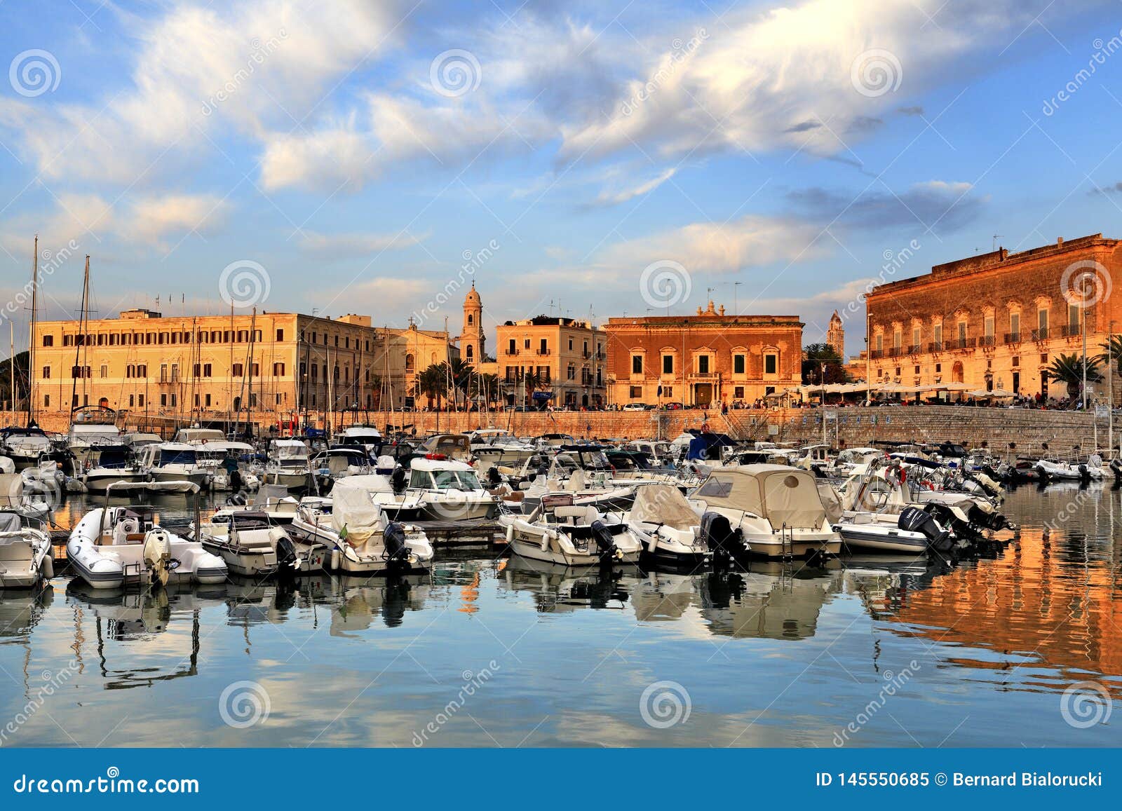 marina yachting trani