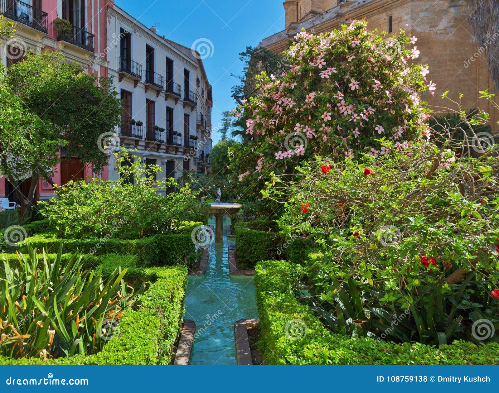 tranquil small park on cister sytreet in malaga.