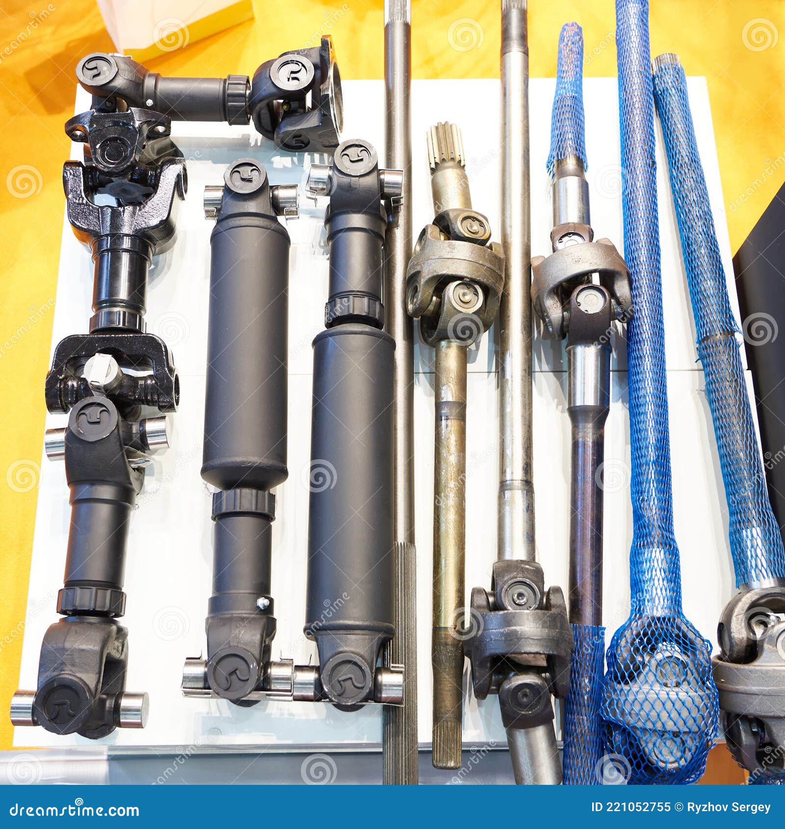 Transmissão De Eixos Cardan Imagem de Stock - Imagem de loja, jogo:  221052755