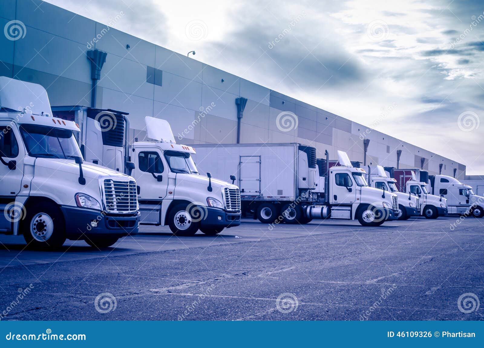 transport shipping logistics concept image