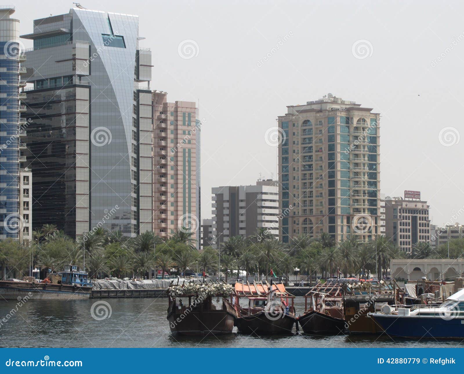 Transporte Dubai del agua imagen de archivo editorial. Imagen de agua