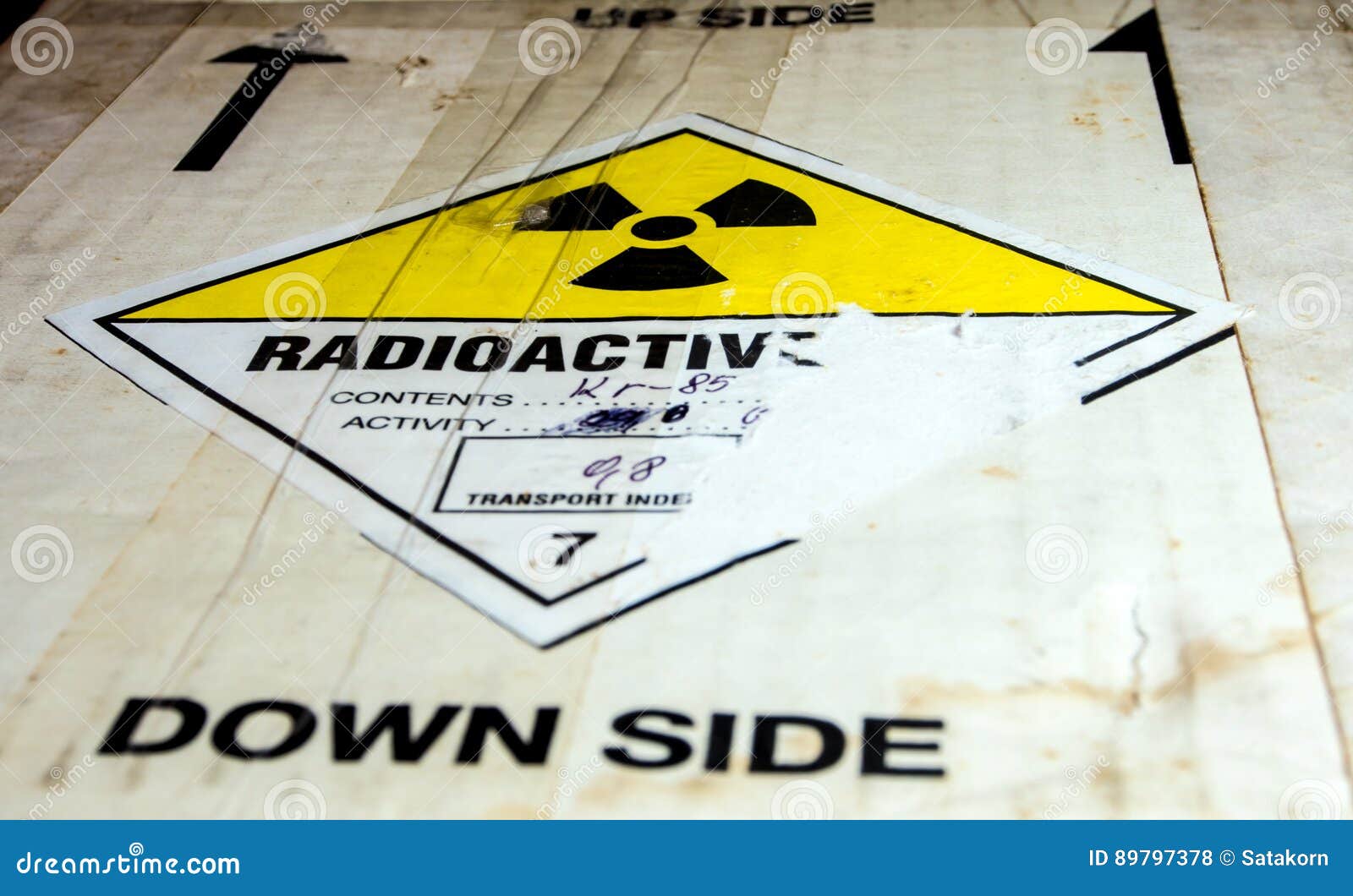 Transportindex Des Radioaktiven Materials am Transportpapier Stockfoto -  Bild von aufmerksamkeit, verschiffen: 89797378