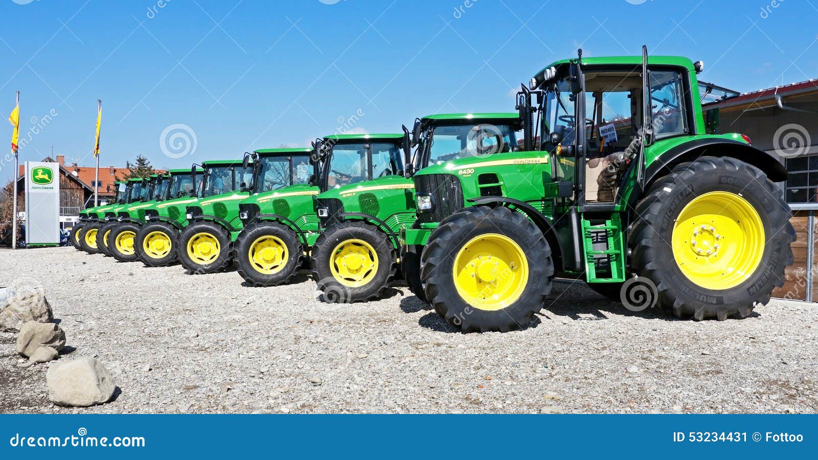 50+ Novo John Deere Tratores fotos de stock, imagens e fotos royalty-free -  iStock