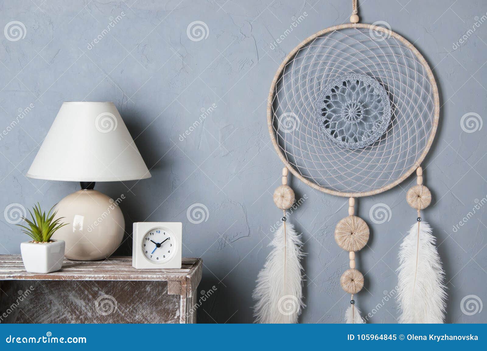 Traumfanger Auf Grau Stockbild Bild Von Hintergrund 105964845