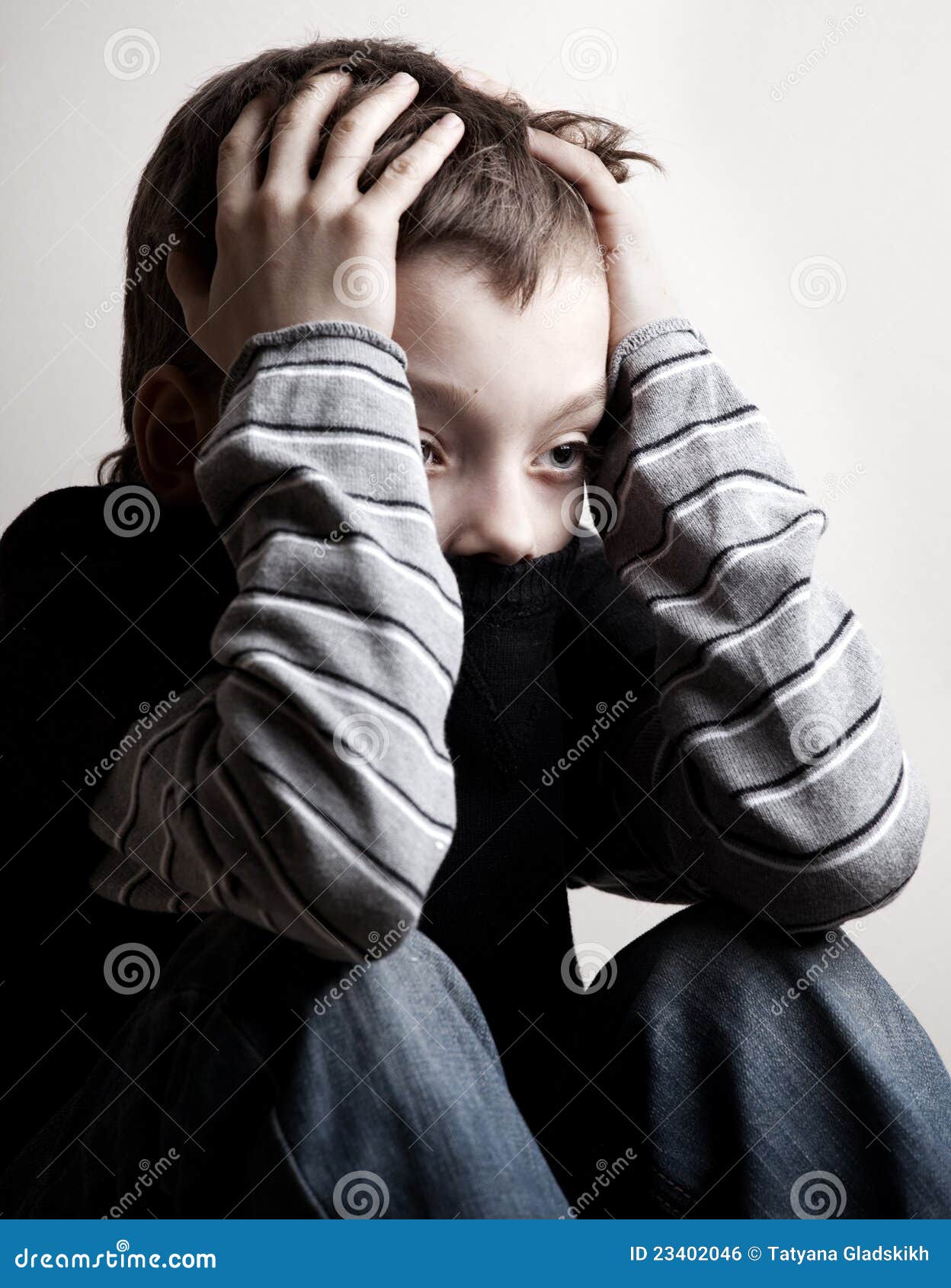 Trauriger Junge stockfoto. Bild von jung, kind, problem 23402046